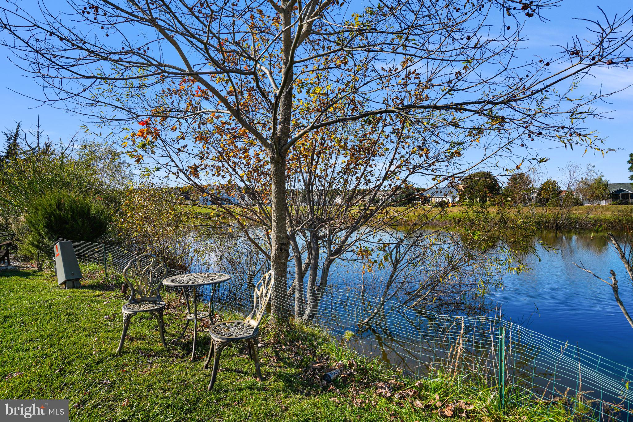 CAPTAIN'S COVE - Residential