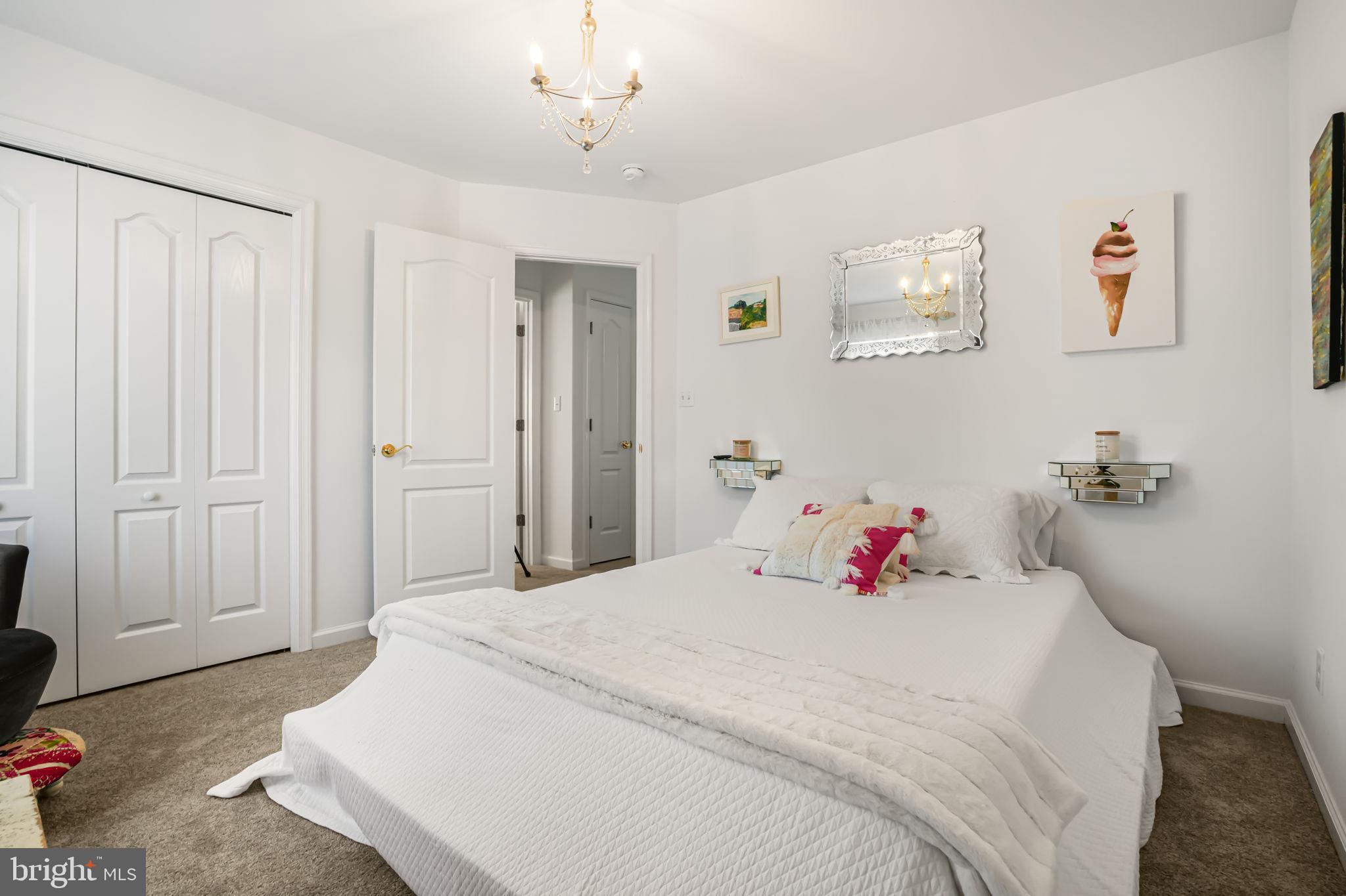 CAPTAIN'S COVE - Residential