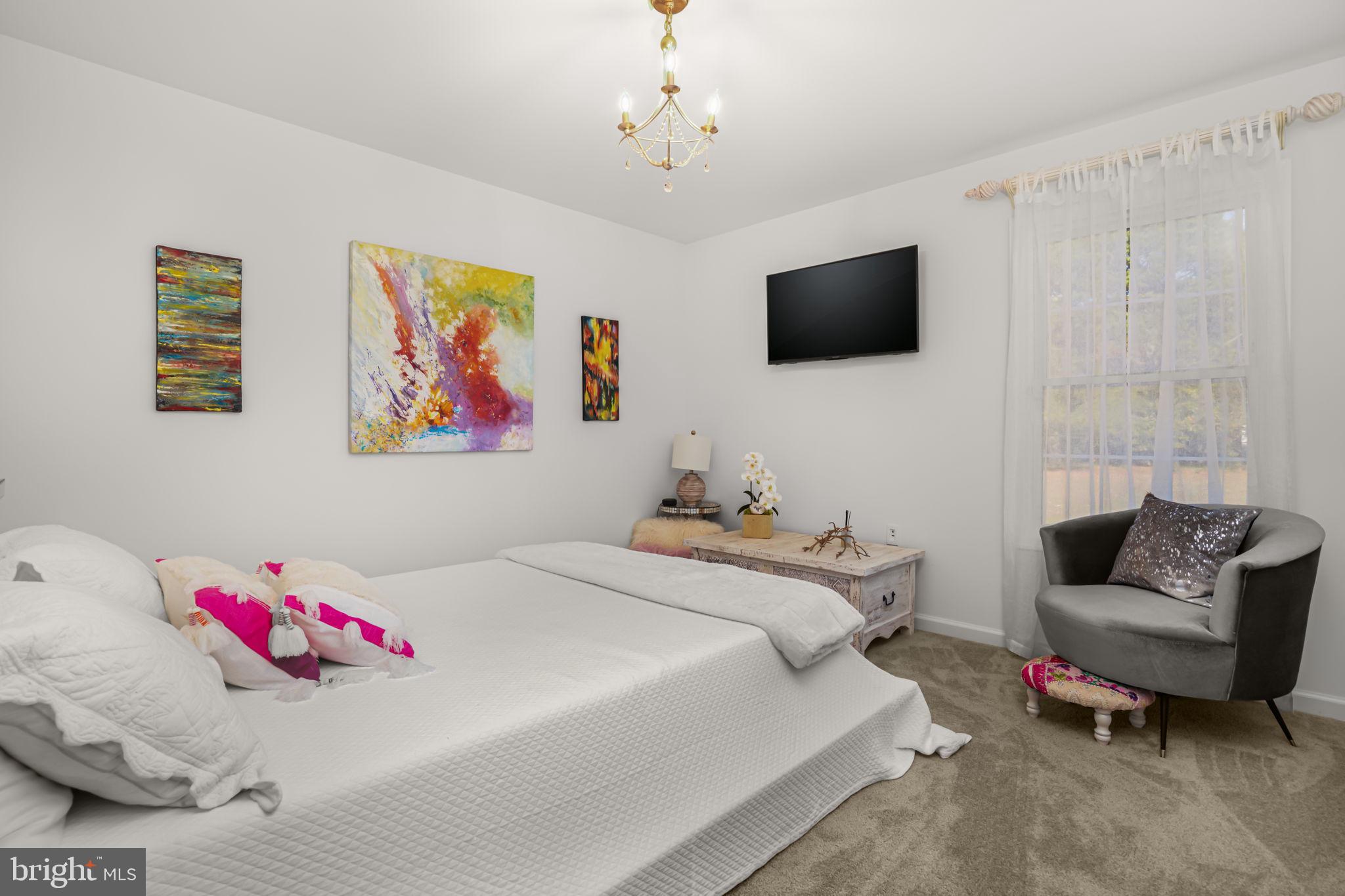 CAPTAIN'S COVE - Residential