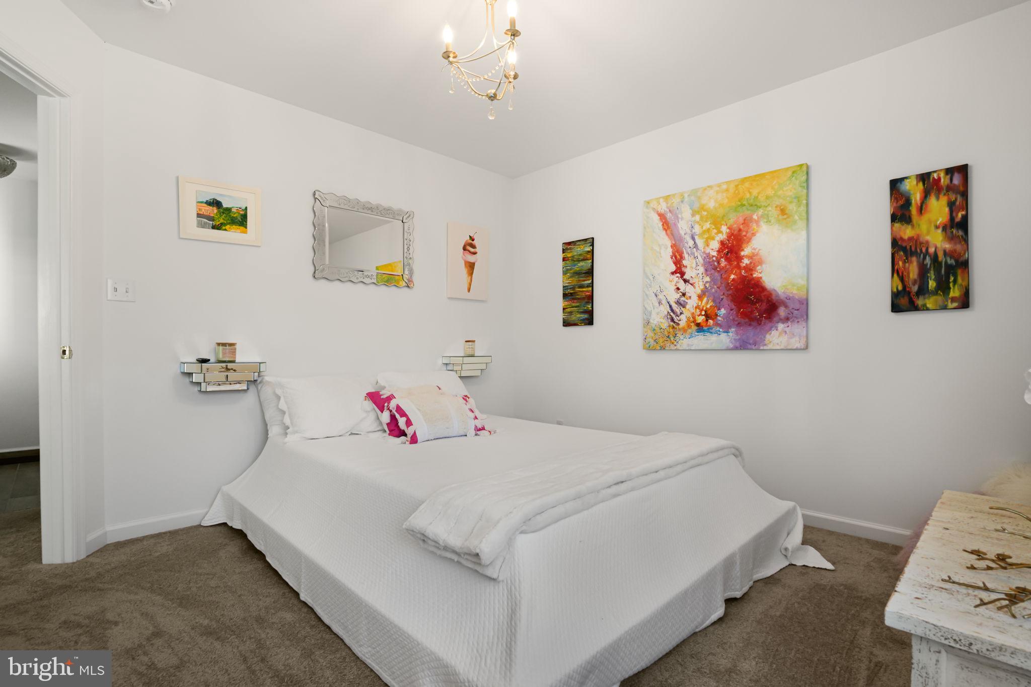 CAPTAIN'S COVE - Residential