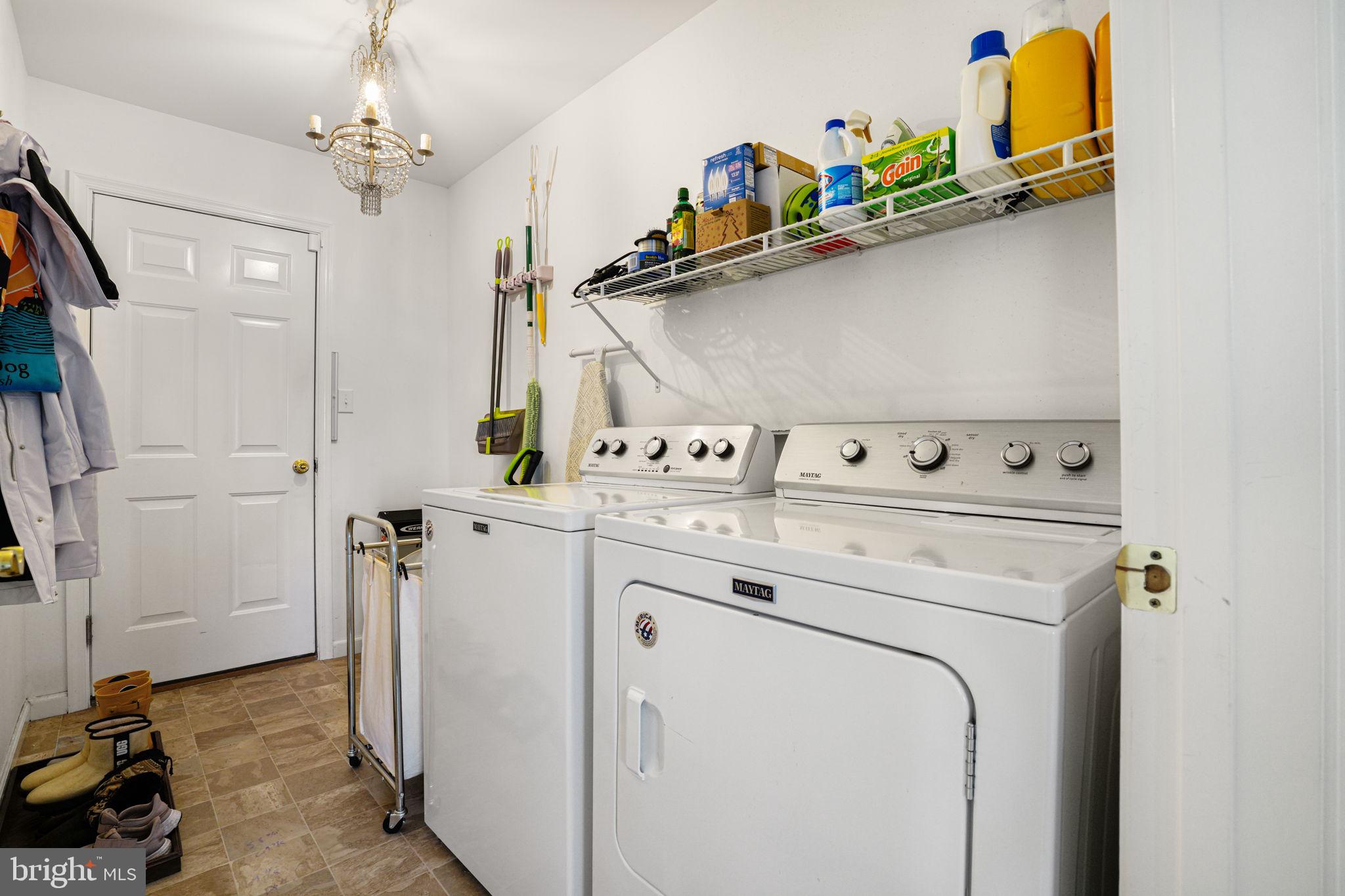 CAPTAIN'S COVE - Residential