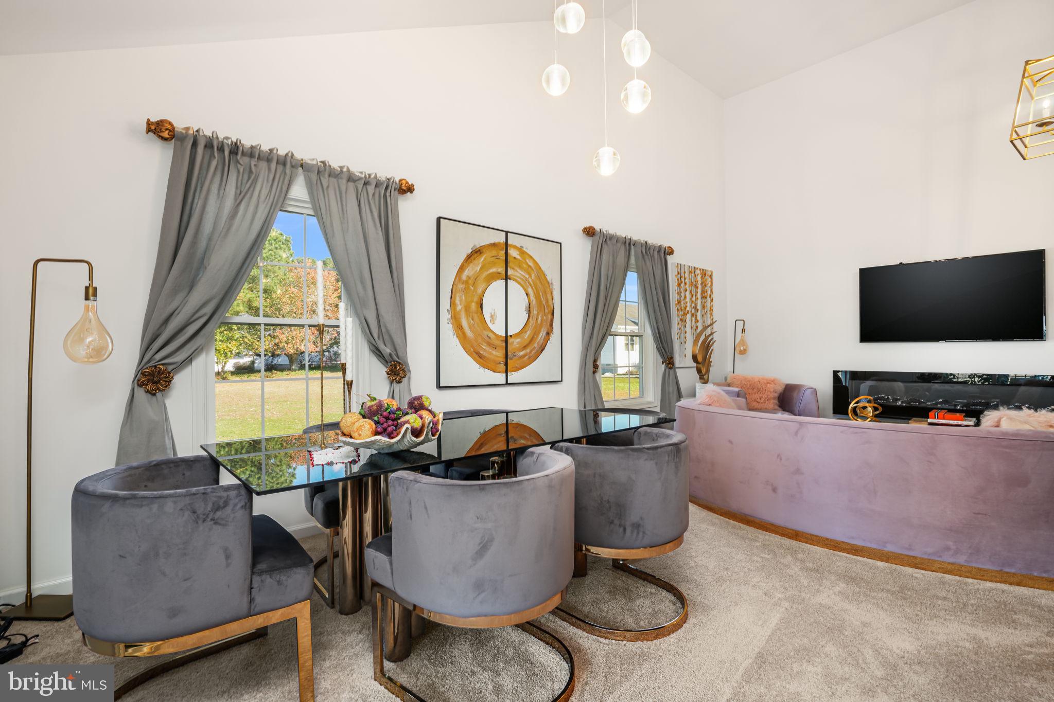 CAPTAIN'S COVE - Residential