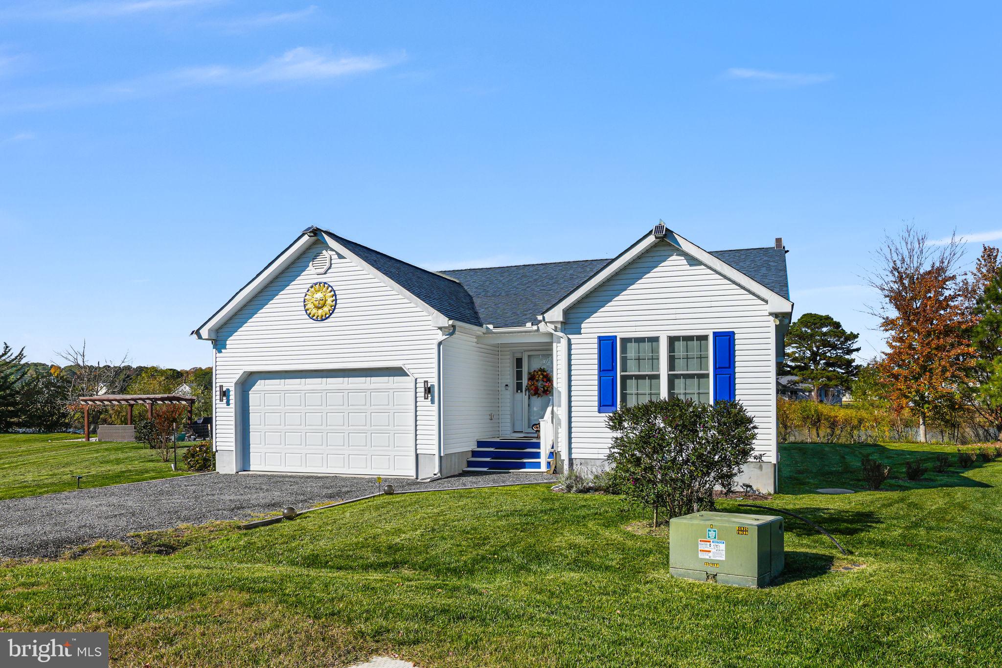 CAPTAIN'S COVE - Residential