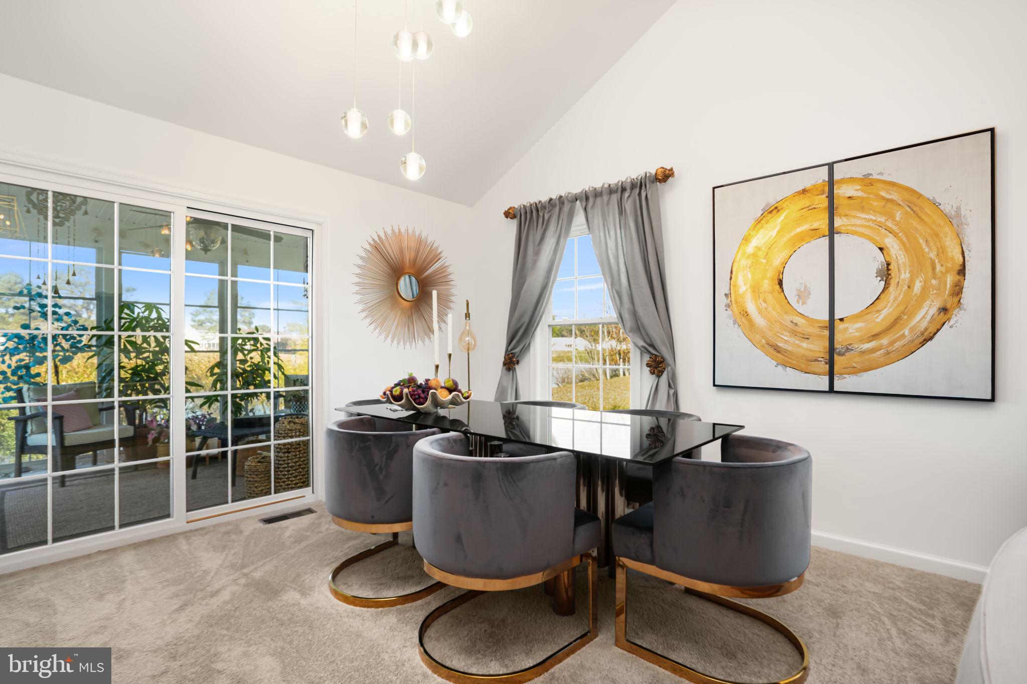 CAPTAIN'S COVE - Residential