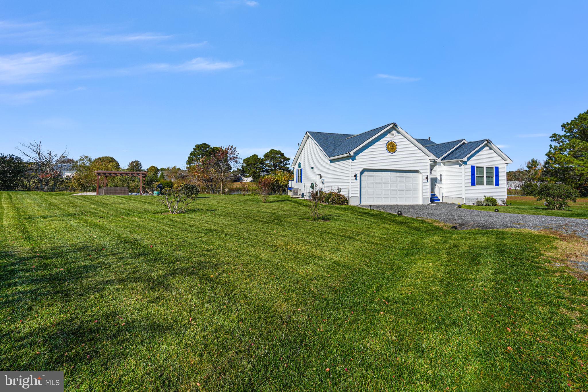 CAPTAIN'S COVE - Residential