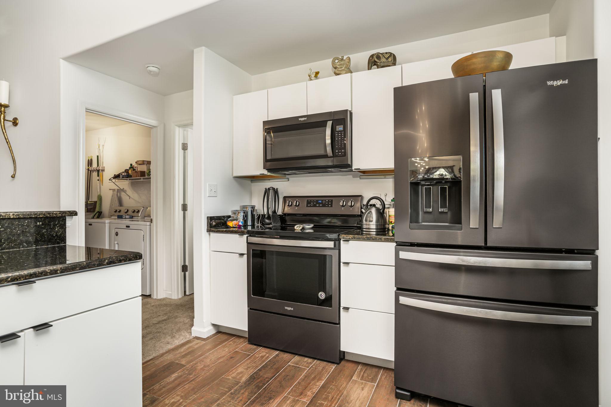 CAPTAIN'S COVE - Residential