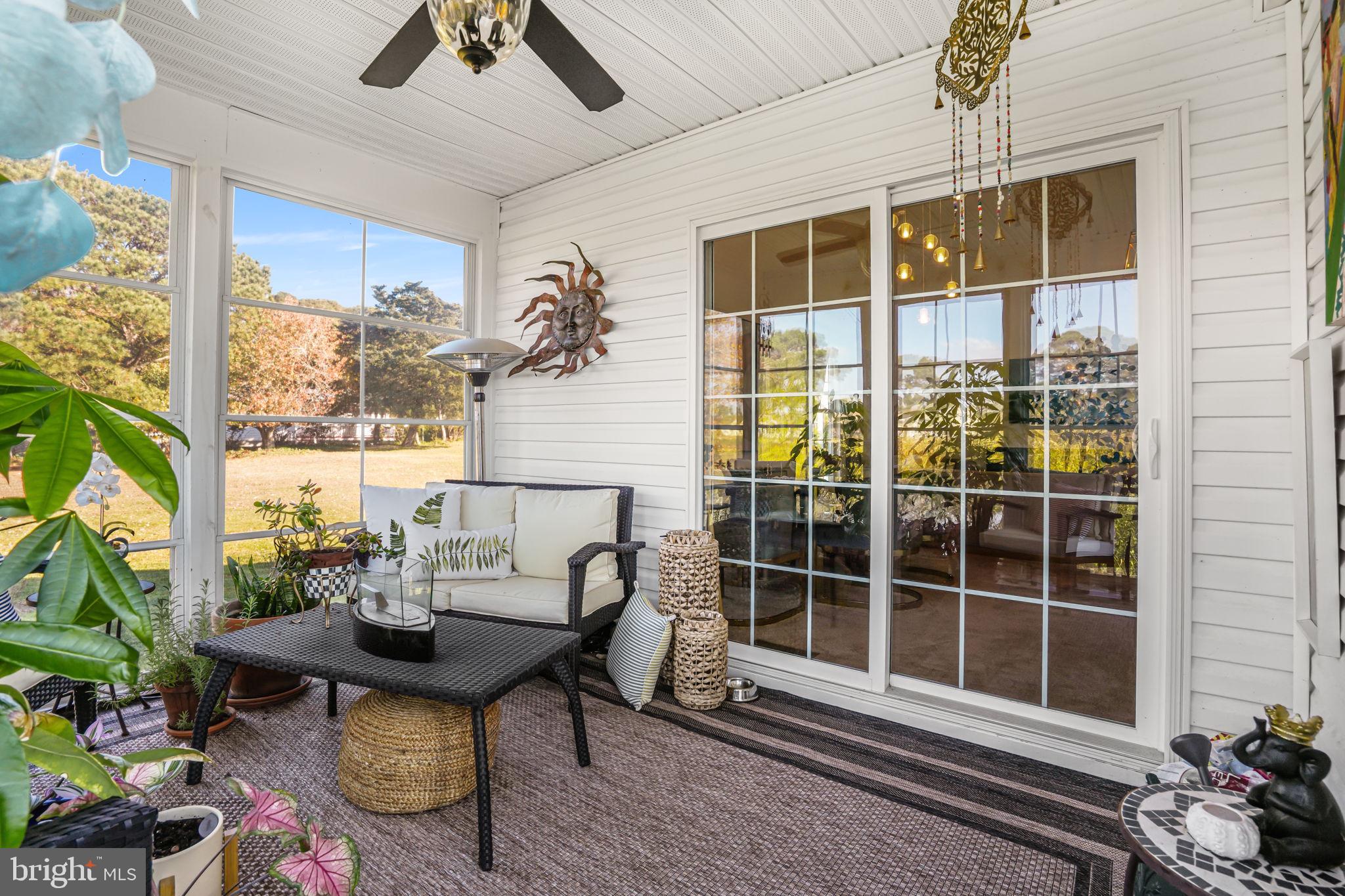 CAPTAIN'S COVE - Residential