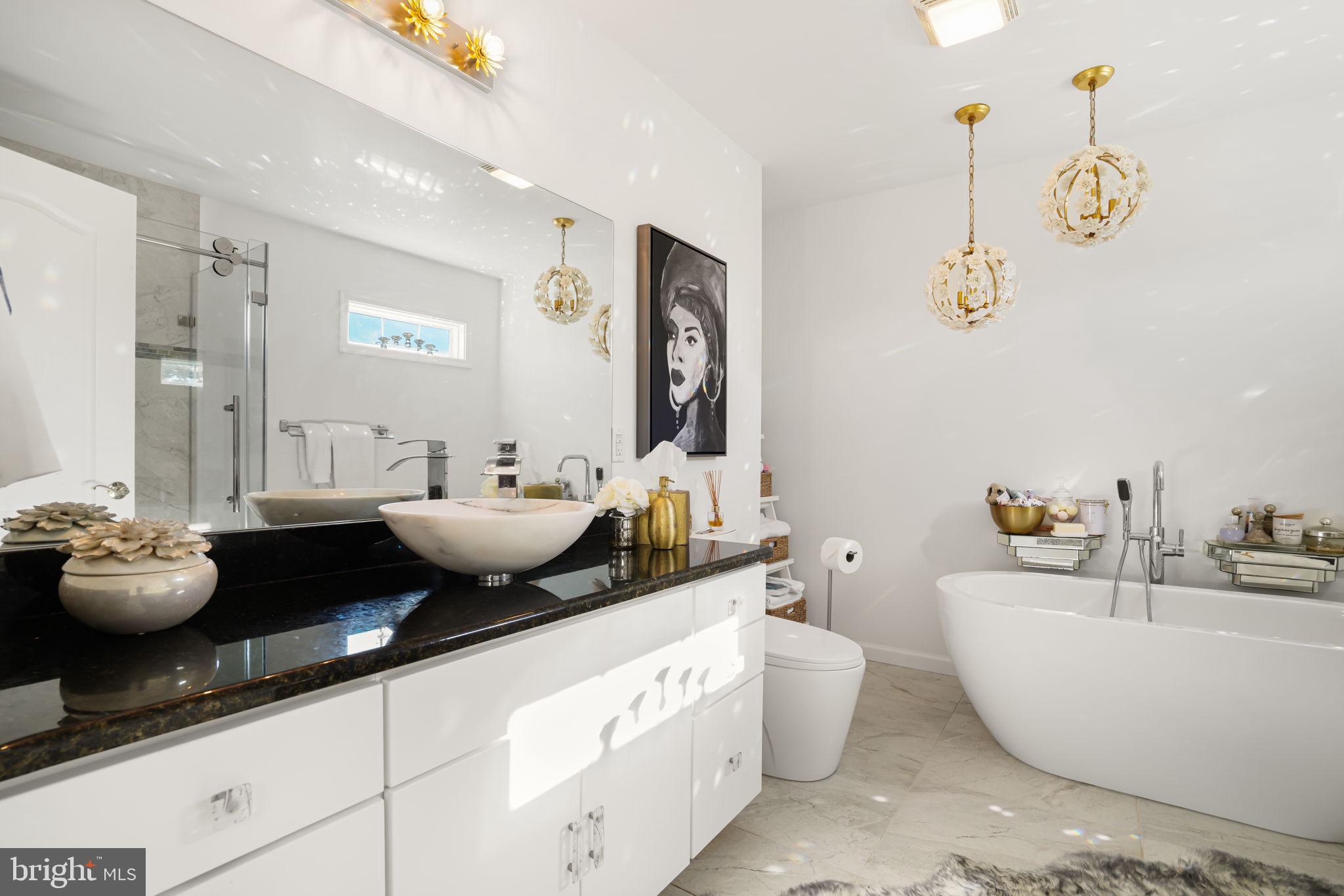 CAPTAIN'S COVE - Residential