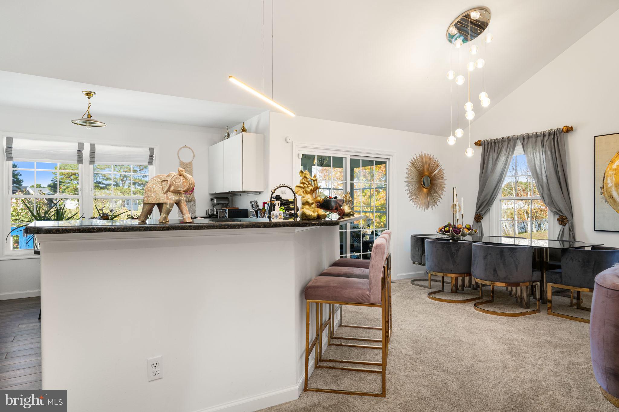 CAPTAIN'S COVE - Residential