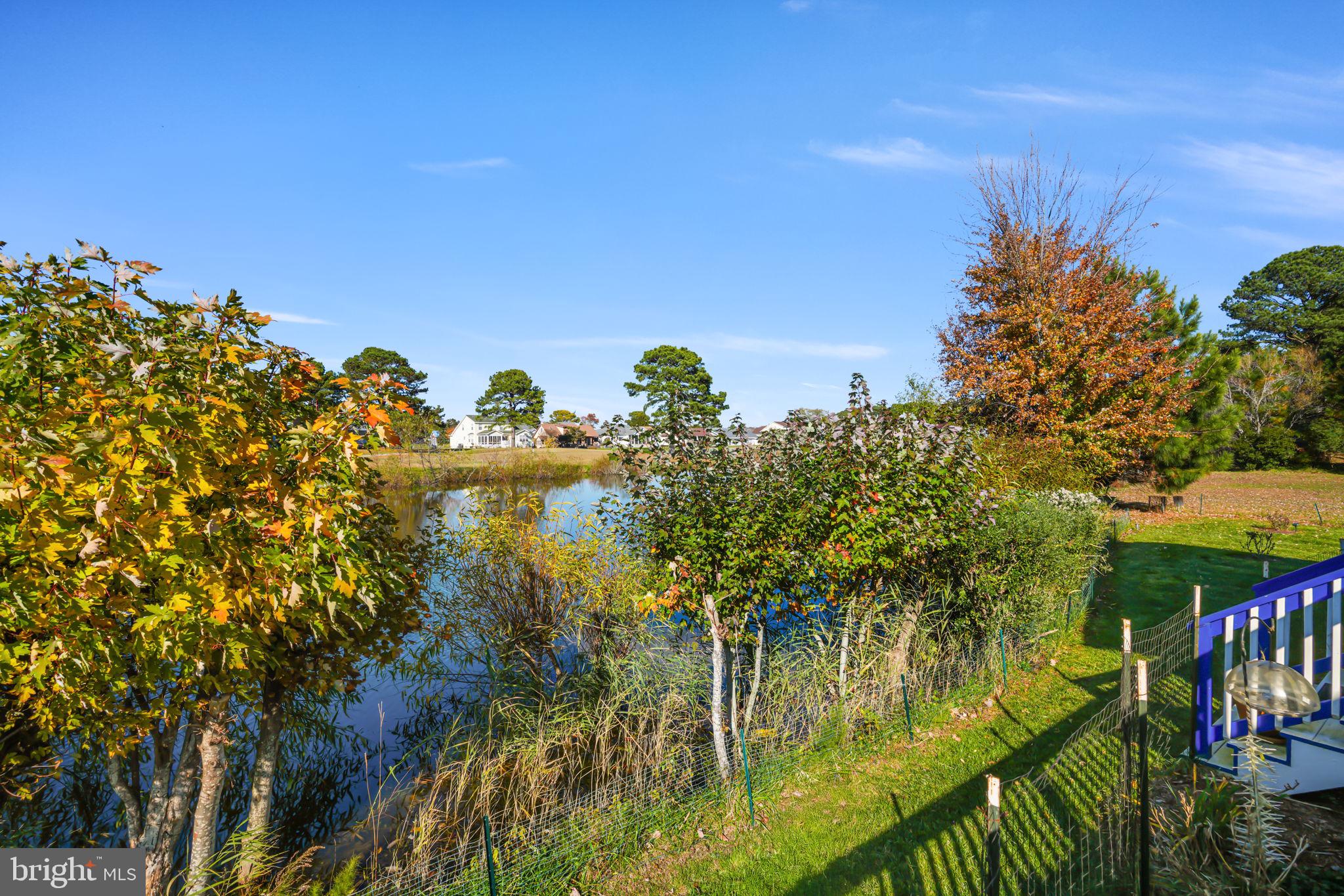 CAPTAIN'S COVE - Residential