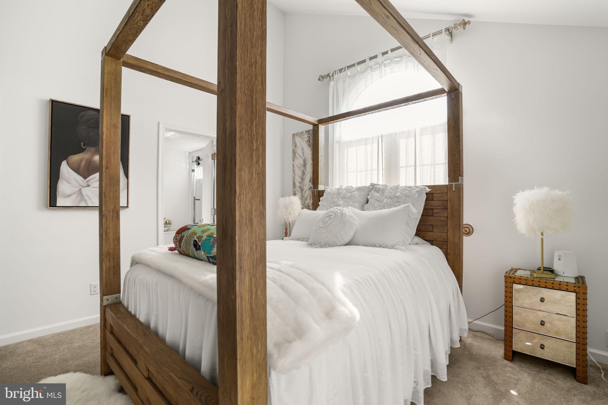 CAPTAIN'S COVE - Residential