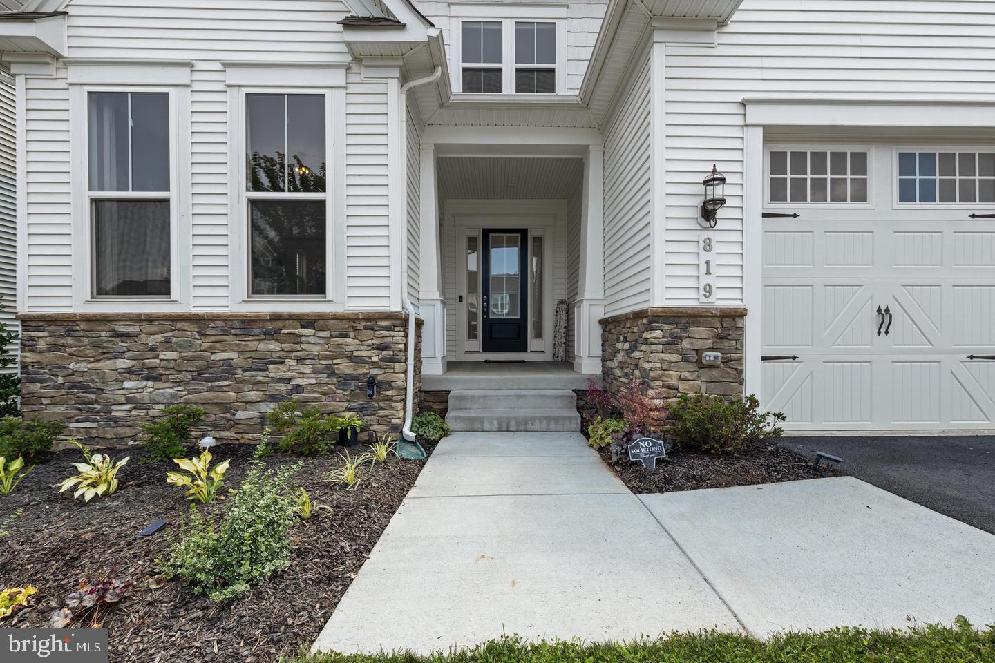 819 BANKER DRIVE SW