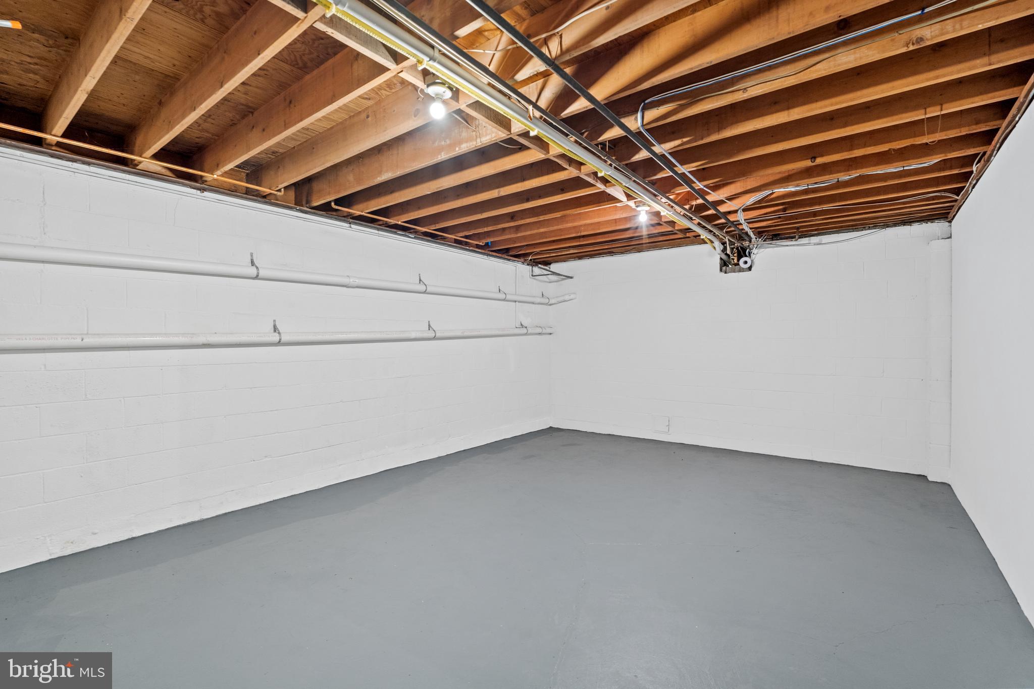 SOUTH RIVER SPRING LAKE - Residential