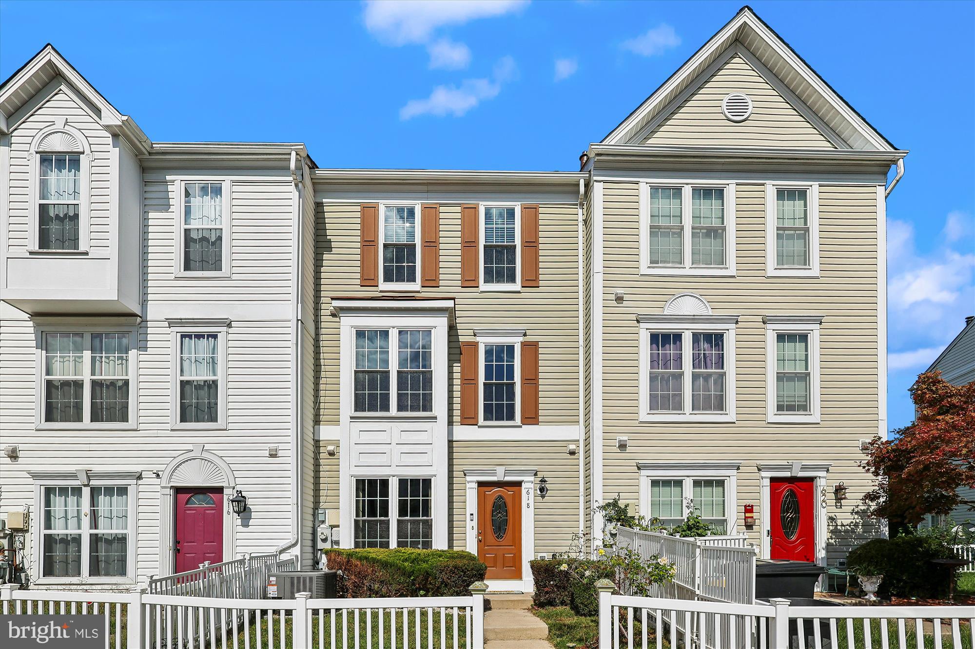 CLOVERLEAF COMMONS - Residential