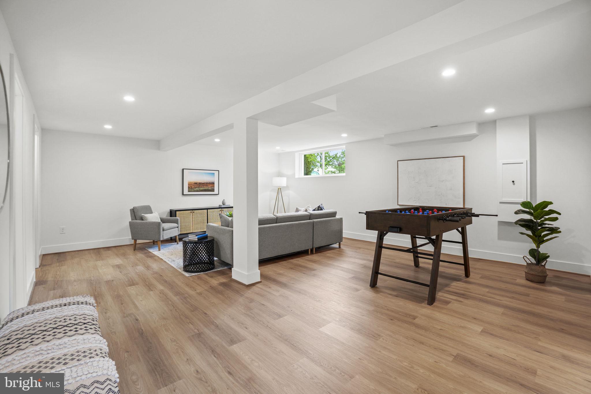 NORTH KENSINGTON - Residential