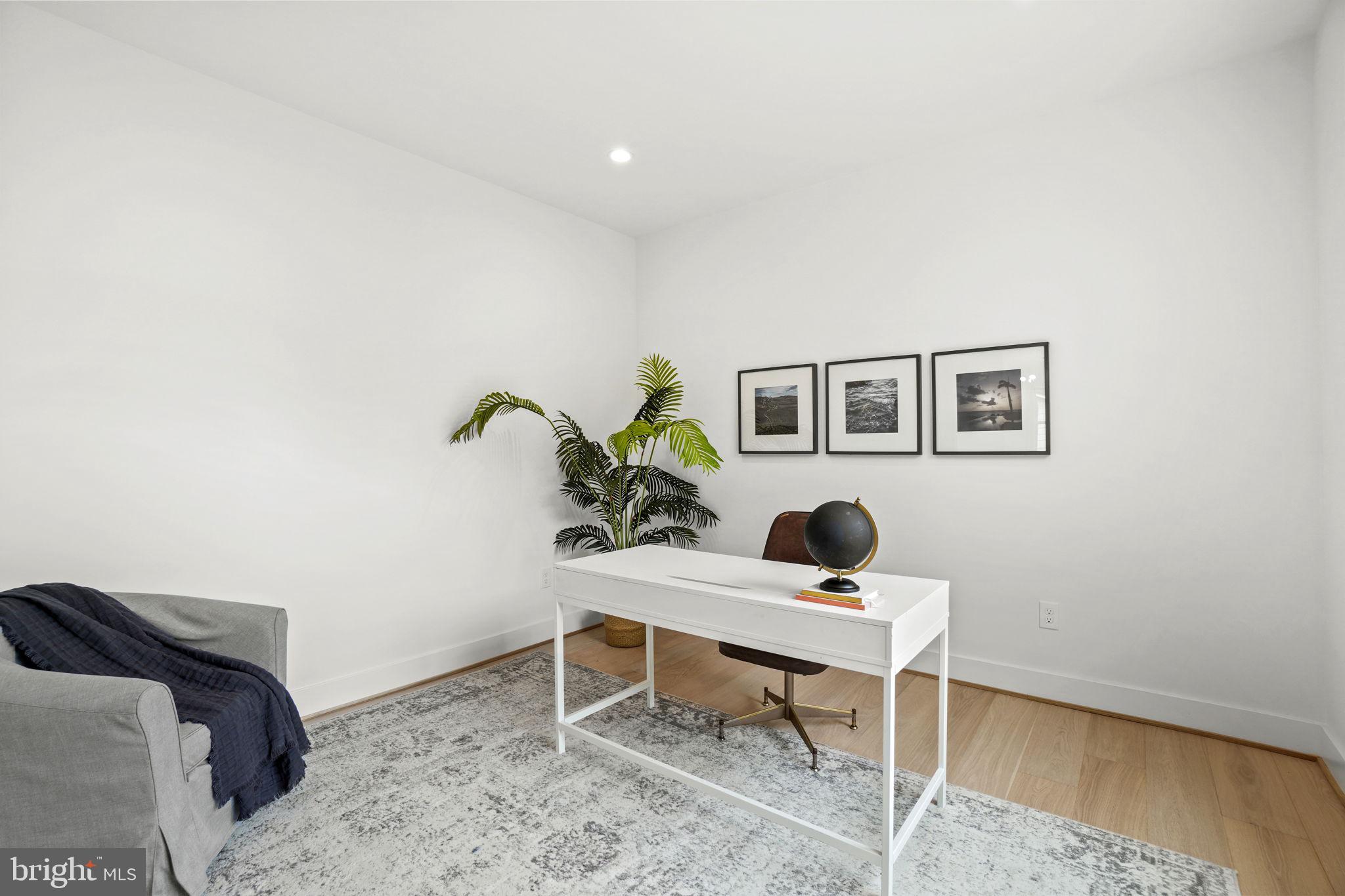 NORTH KENSINGTON - Residential