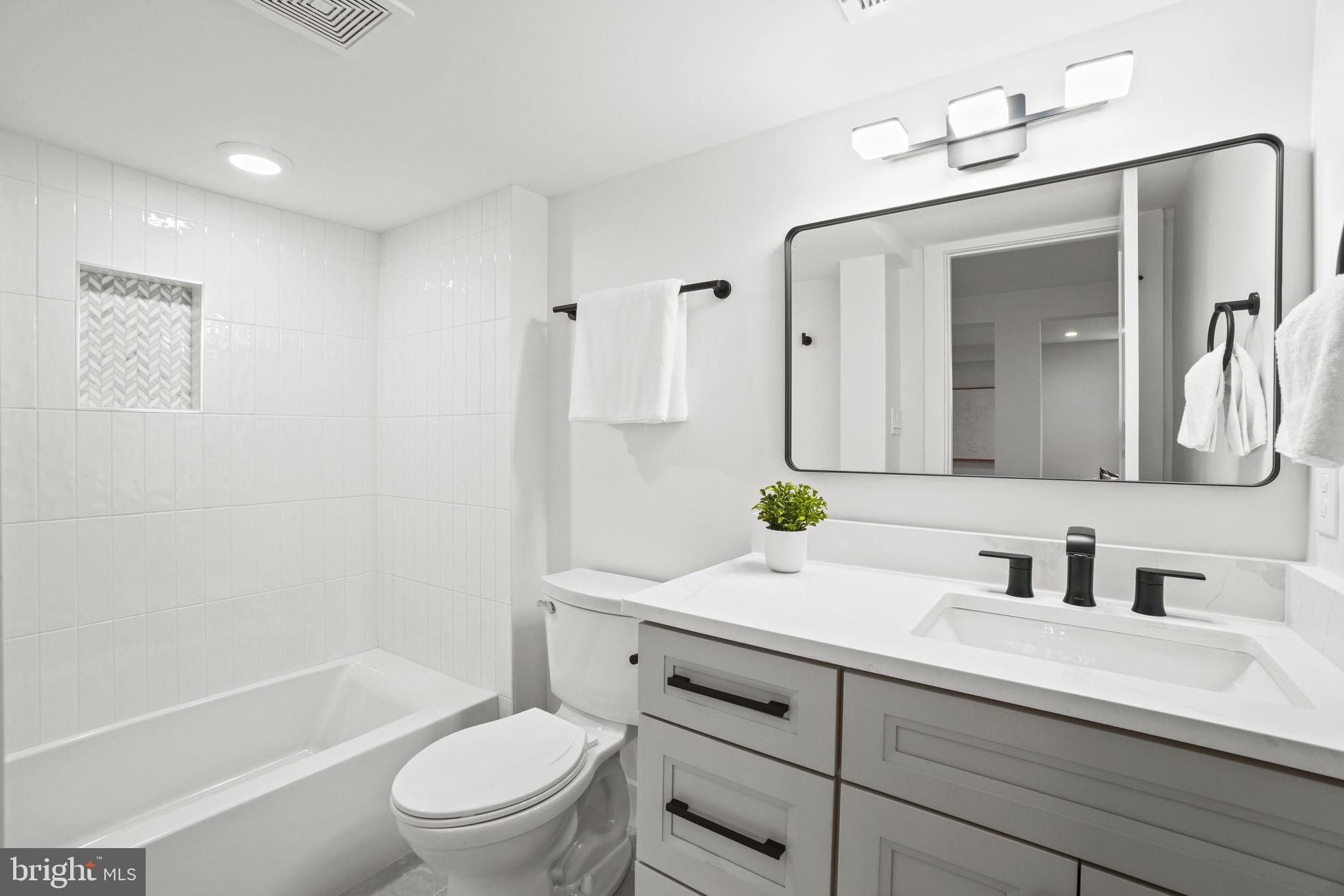 NORTH KENSINGTON - Residential