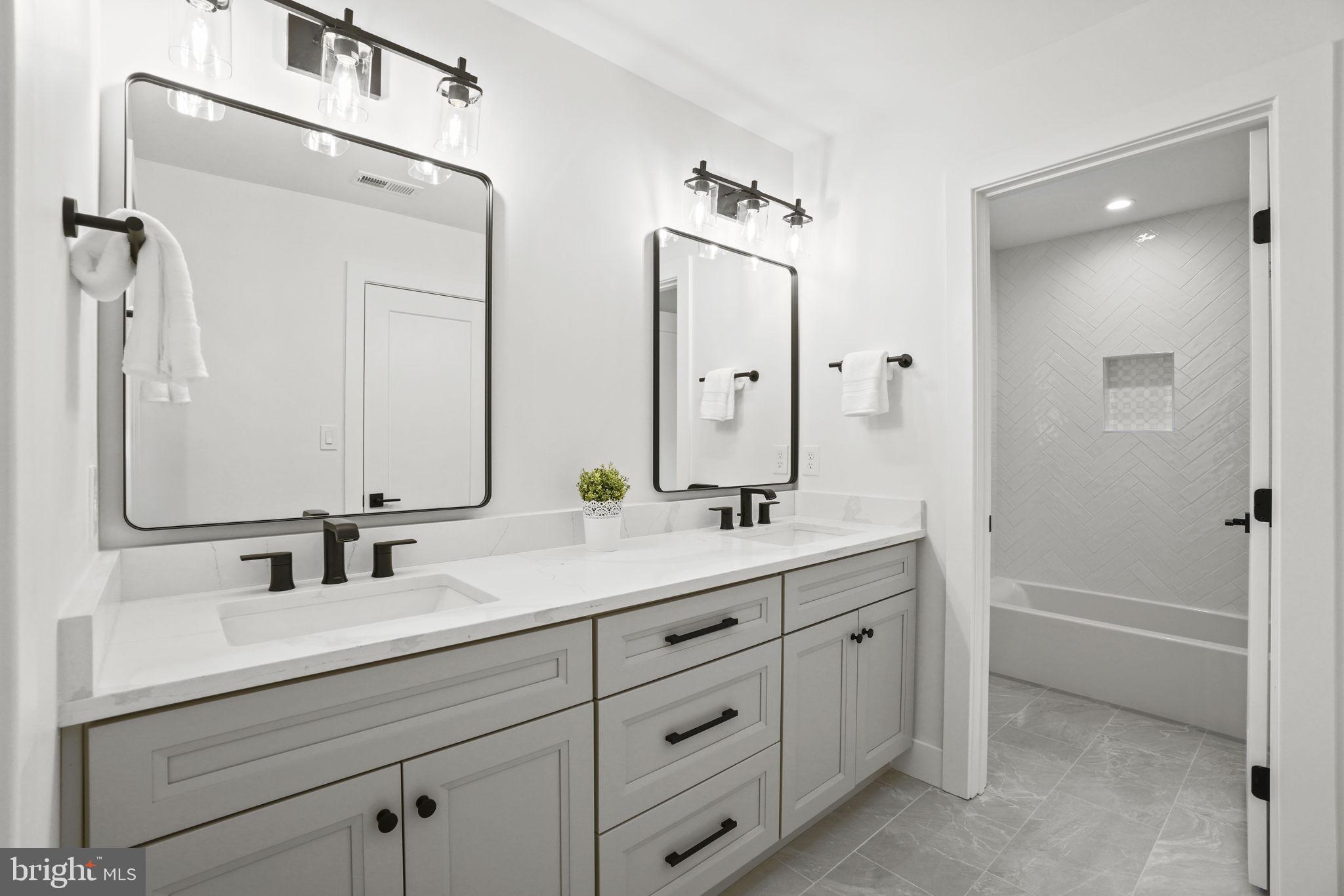 NORTH KENSINGTON - Residential