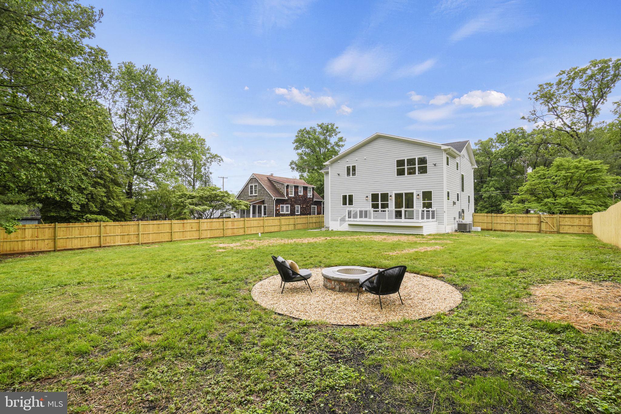 NORTH KENSINGTON - Residential