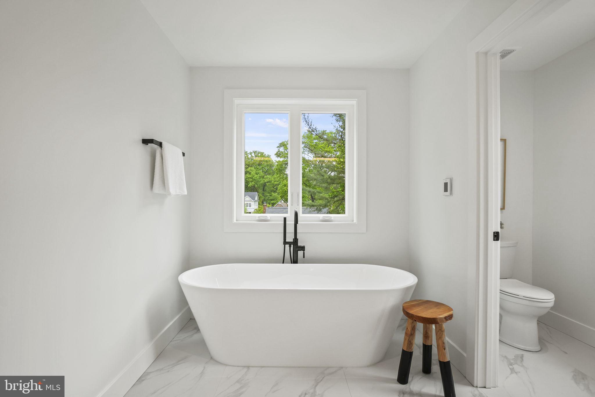 NORTH KENSINGTON - Residential