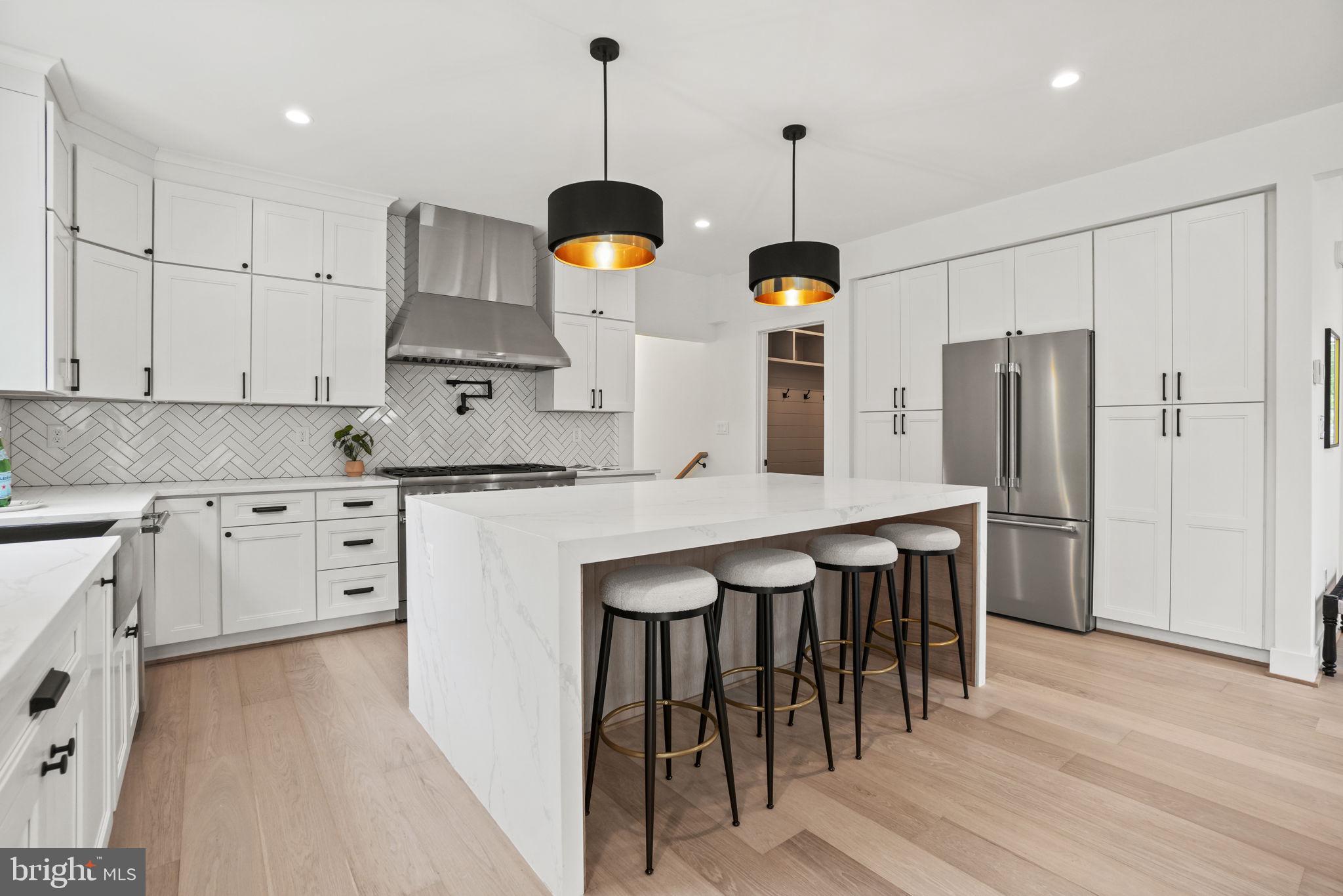 NORTH KENSINGTON - Residential