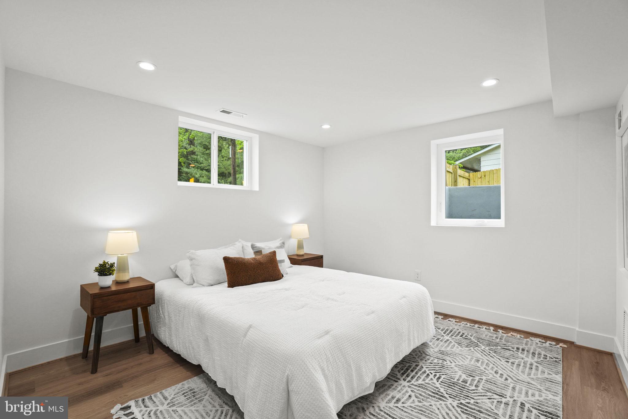 NORTH KENSINGTON - Residential