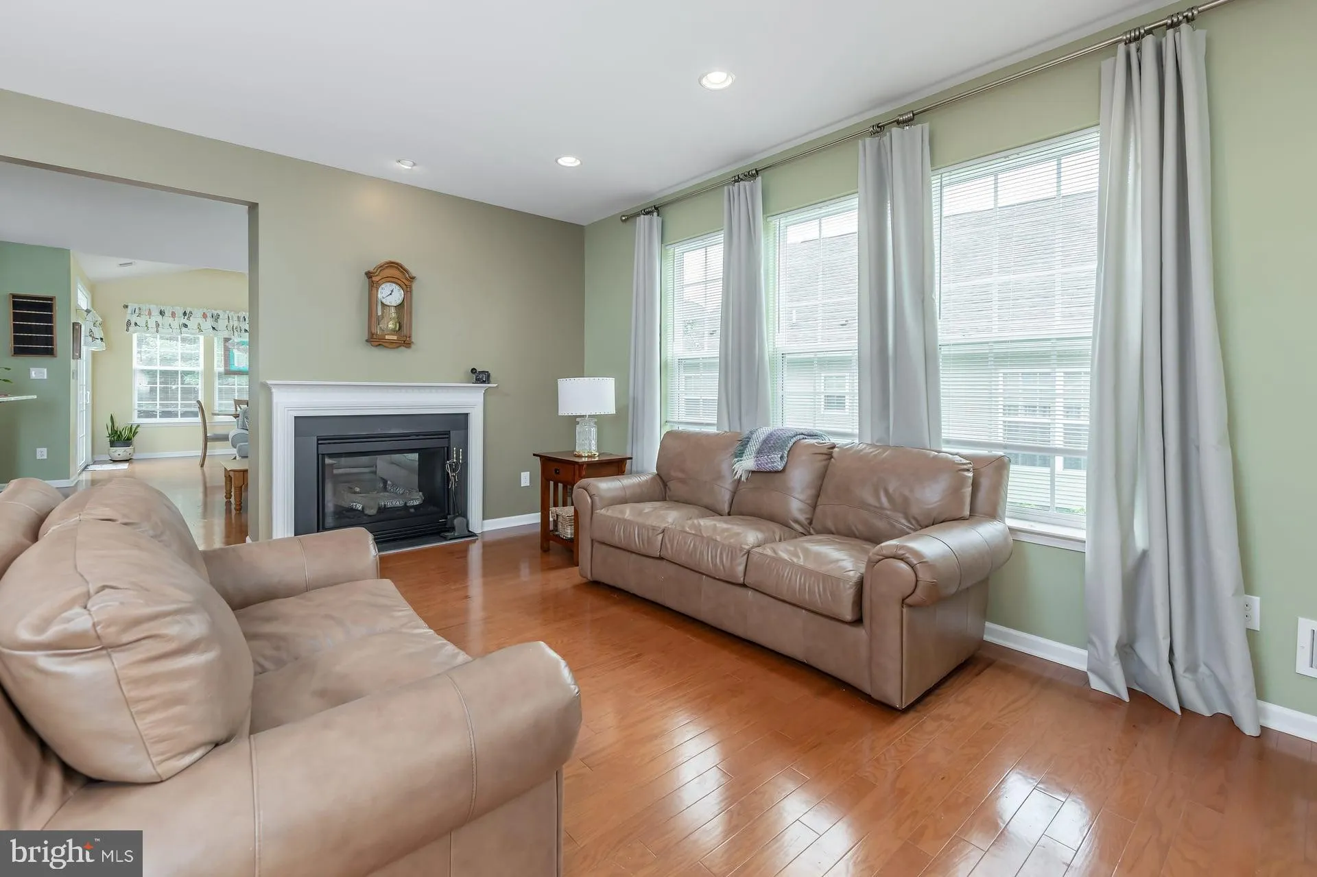 Swedesboro, New Jersey 08085, United States, 4 Bedrooms Bedrooms, ,3 BathroomsBathrooms,Residential,Contingent,215643