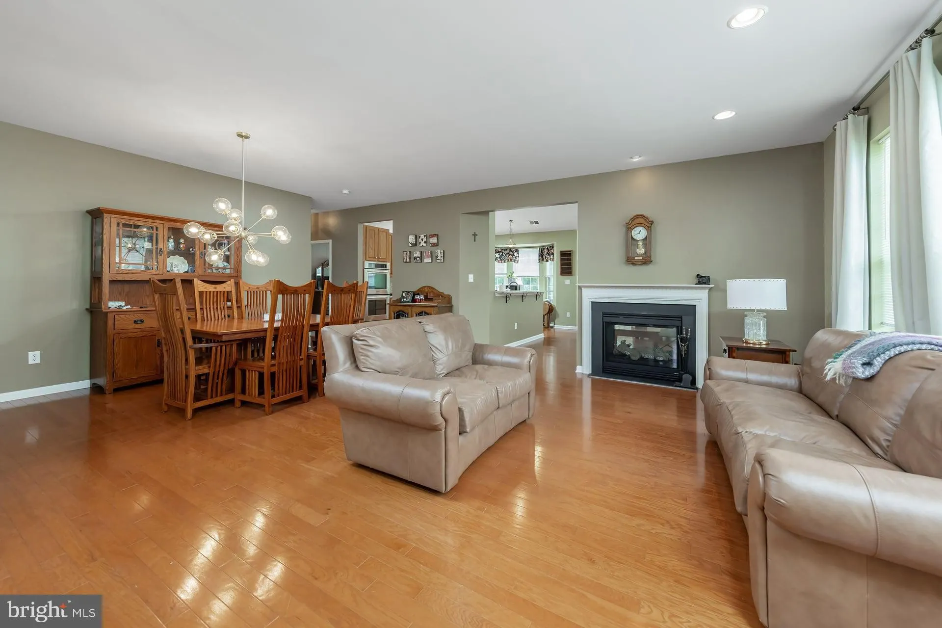 Swedesboro, New Jersey 08085, United States, 4 Bedrooms Bedrooms, ,3 BathroomsBathrooms,Residential,Contingent,215643