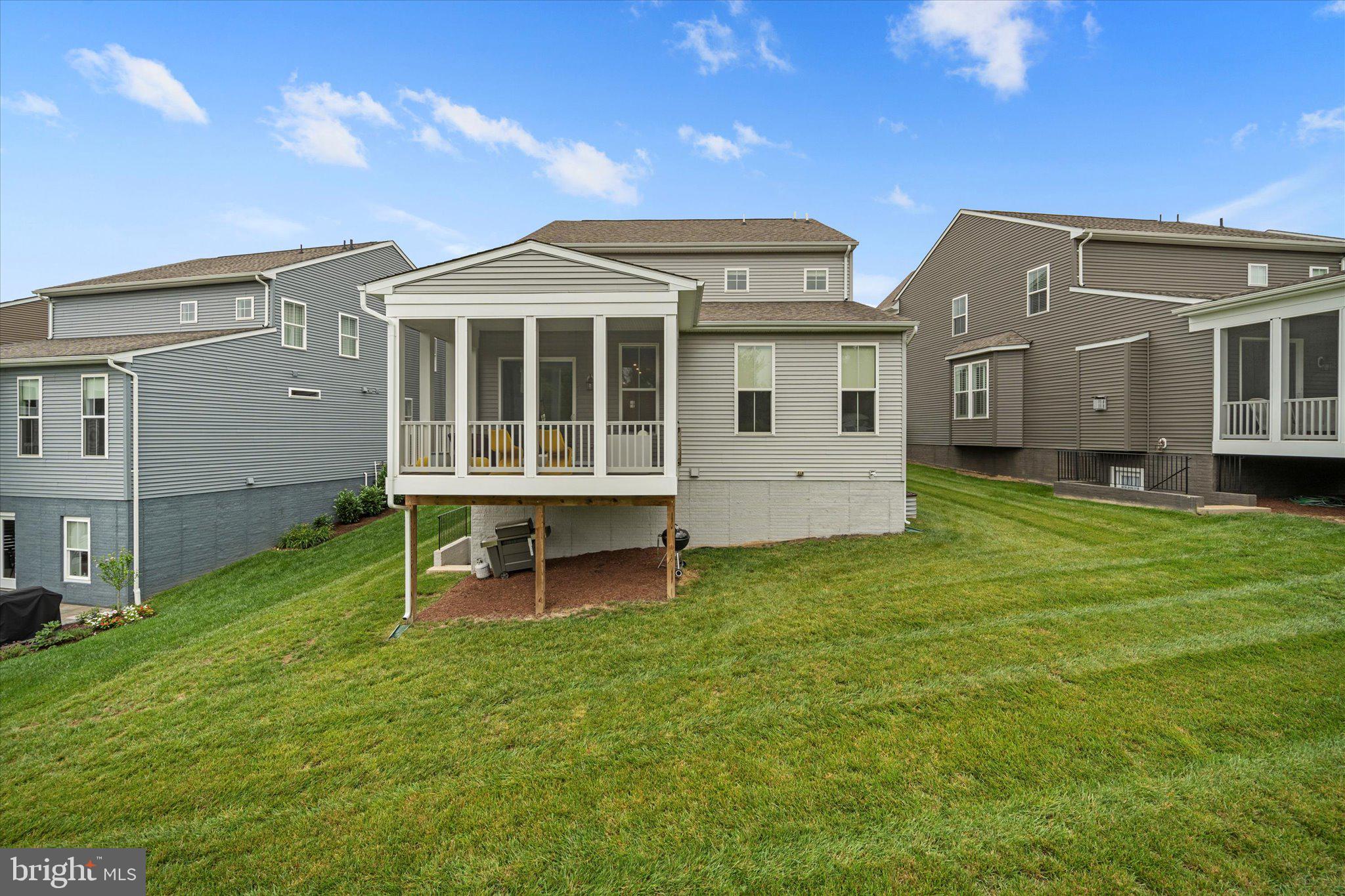 POLAND HILL - Residential