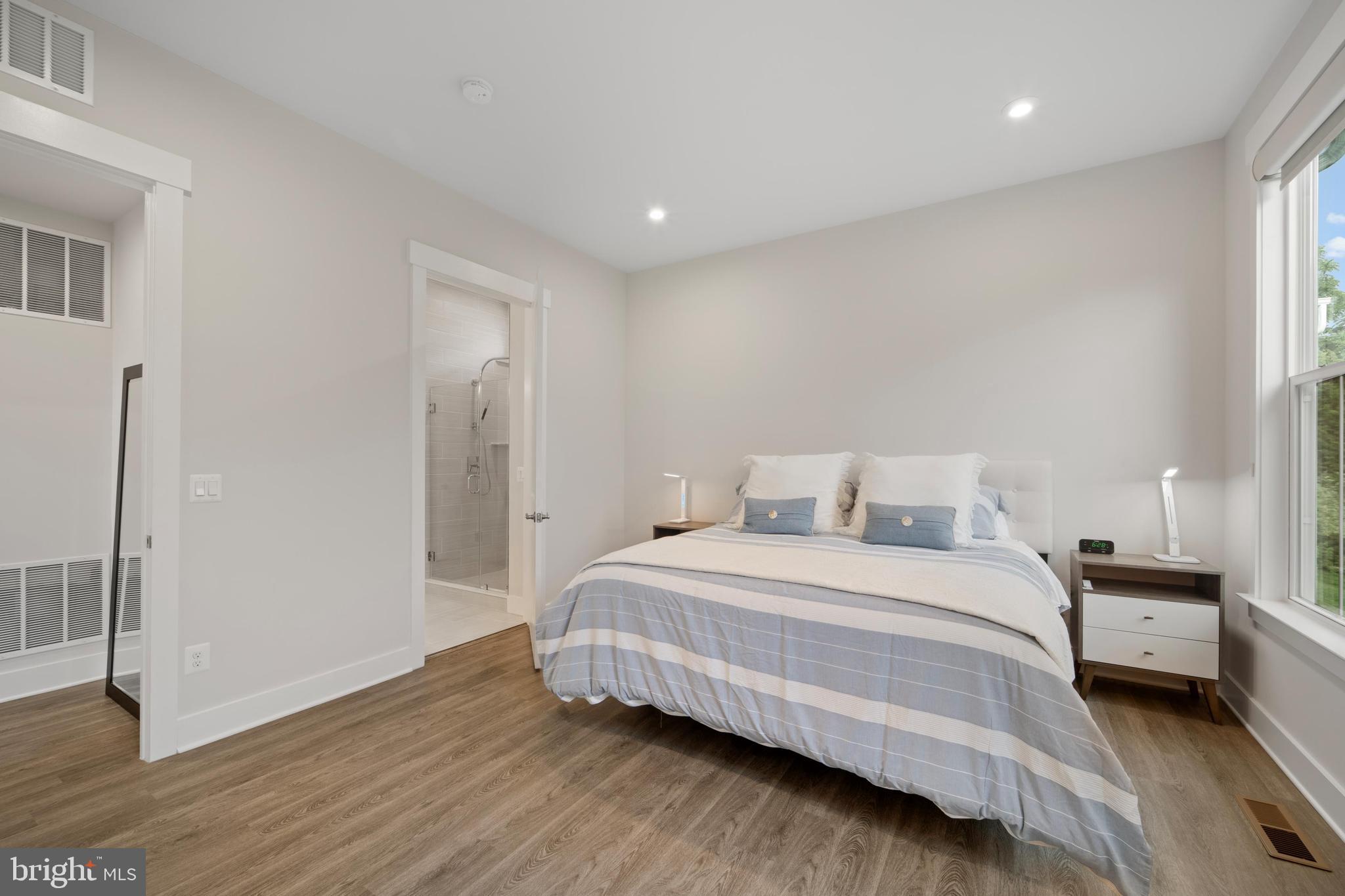 POLAND HILL - Residential