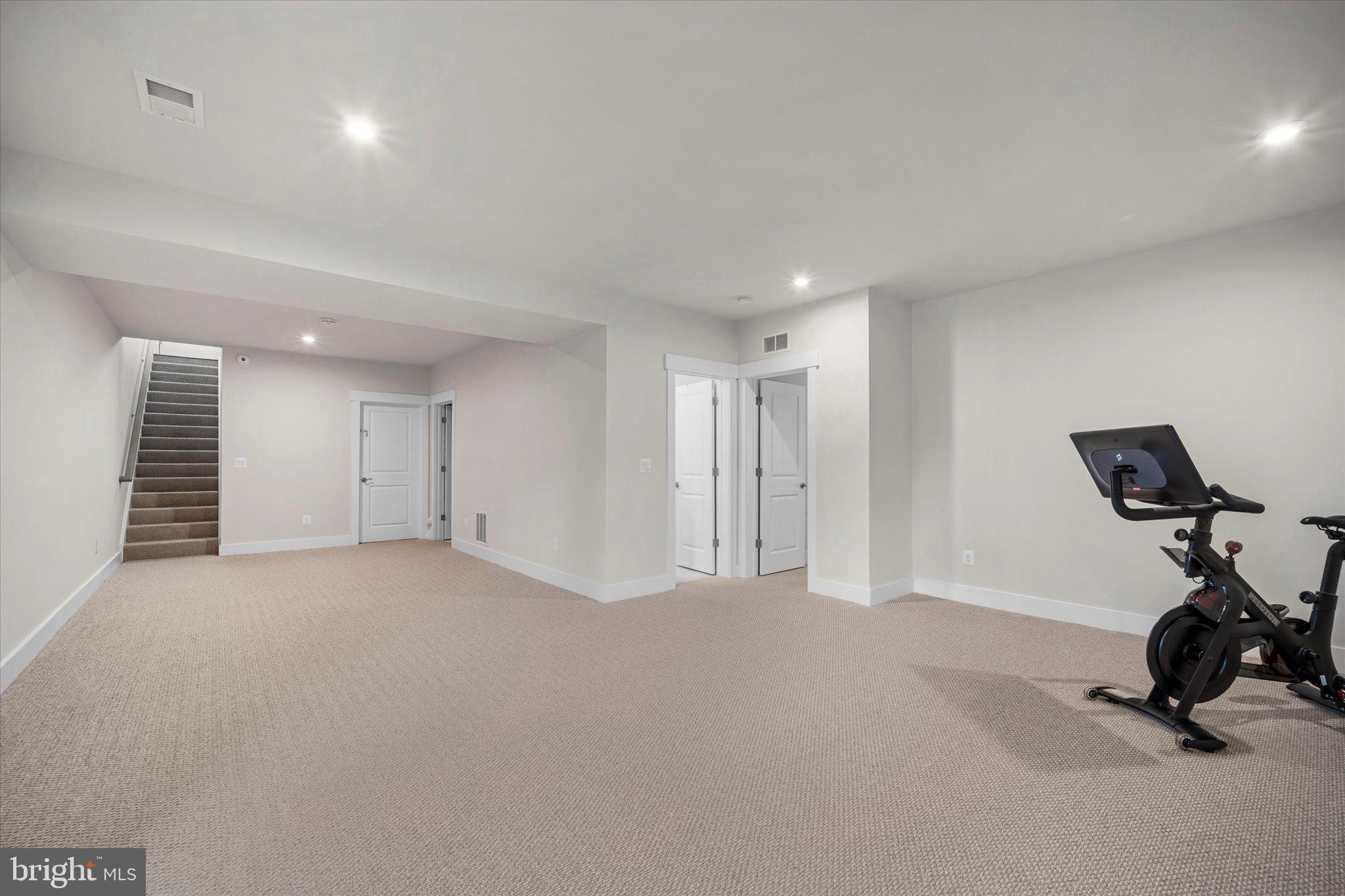 POLAND HILL - Residential