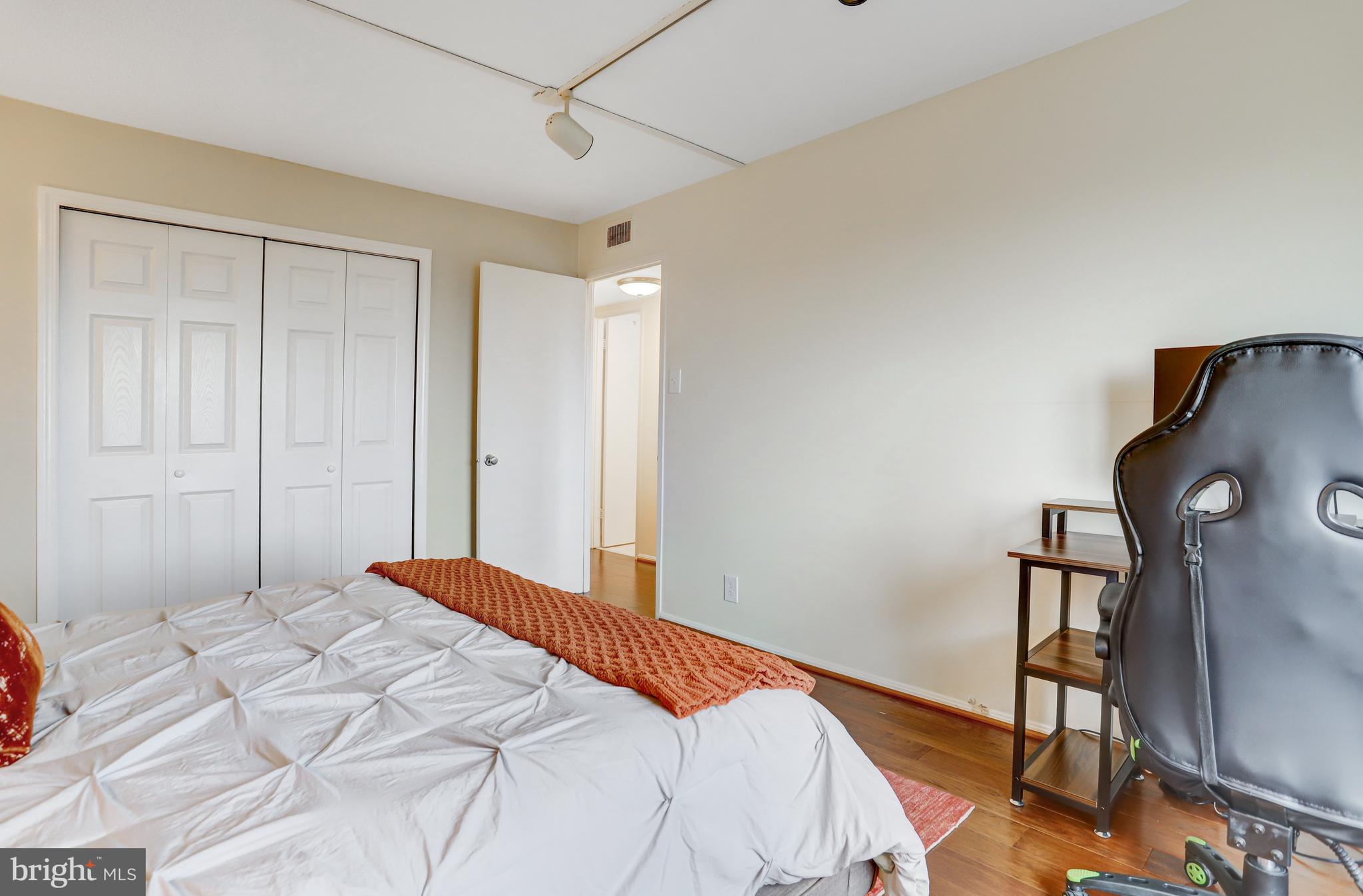 WATERGATE AT LANDMARK - Residential