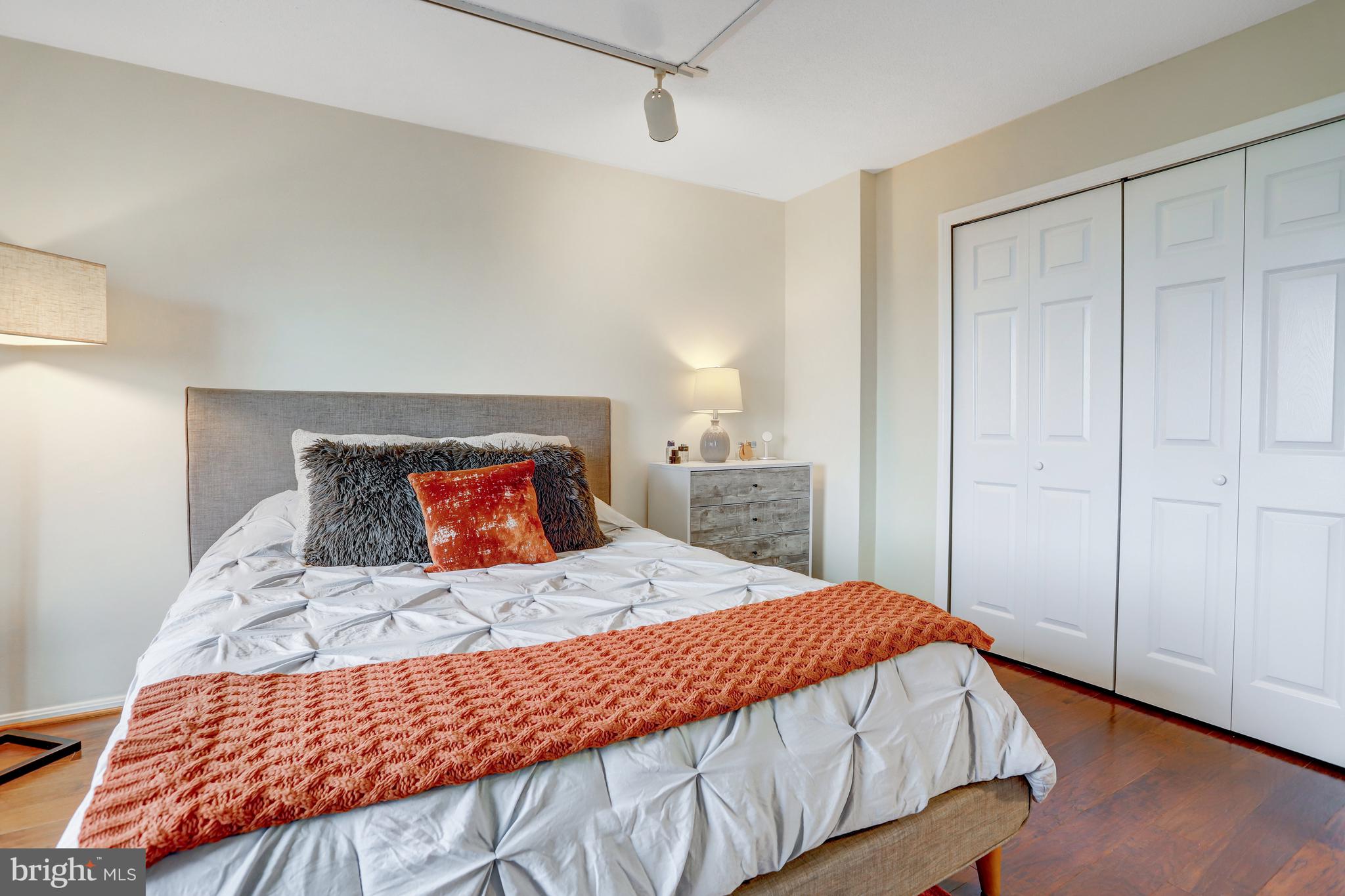 WATERGATE AT LANDMARK - Residential