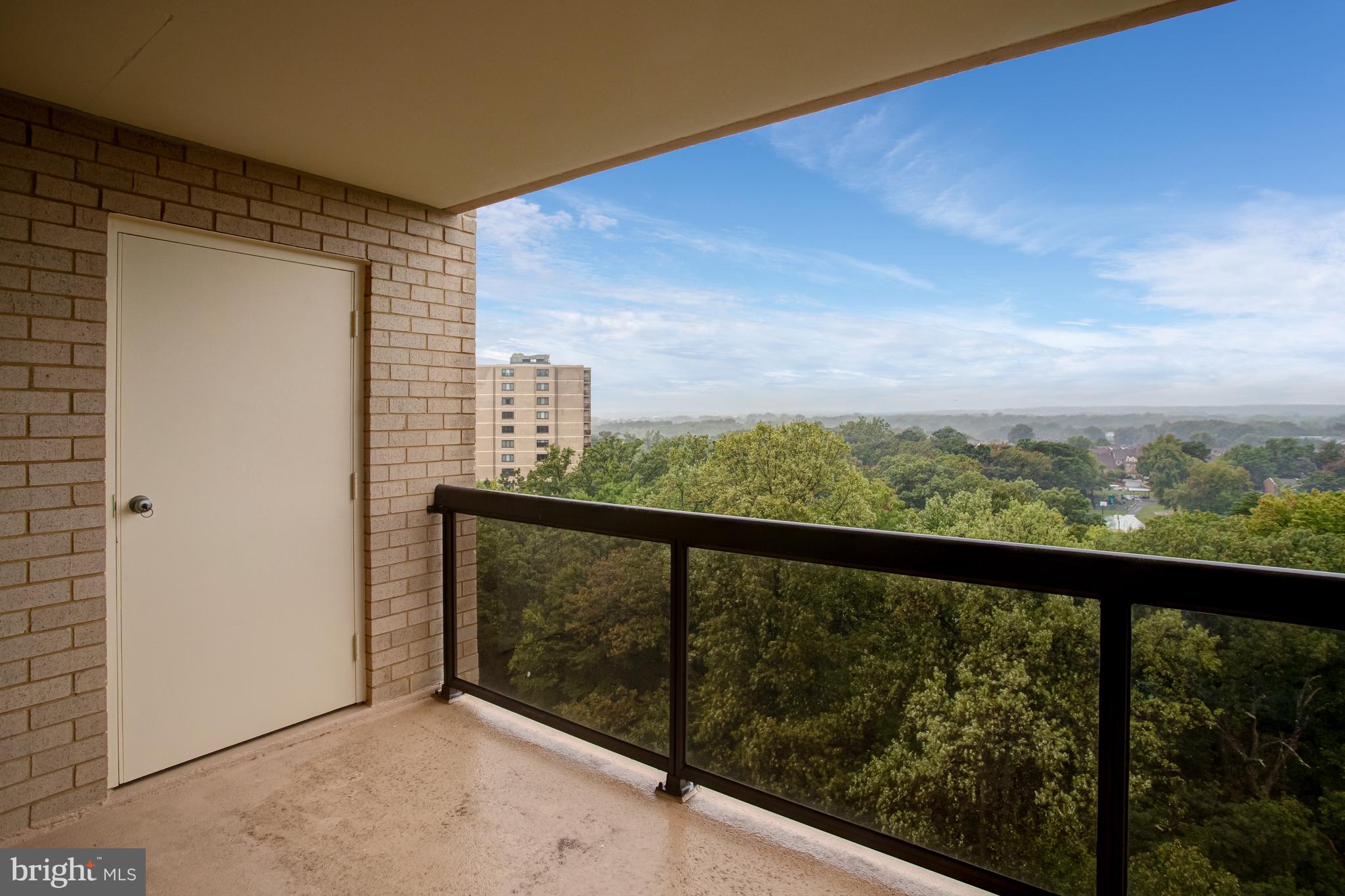 WATERGATE AT LANDMARK - Residential