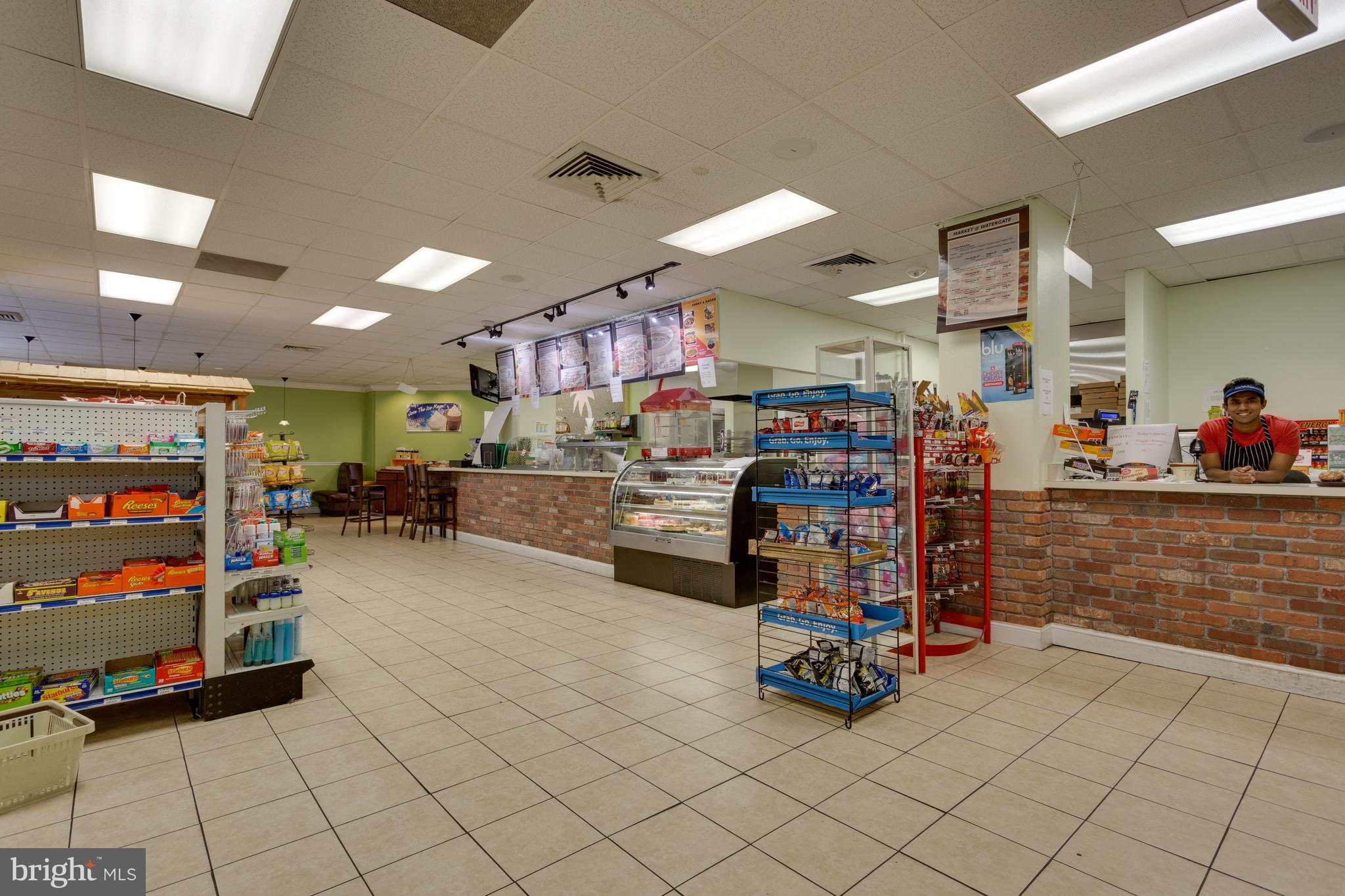 WATERGATE AT LANDMARK - Residential