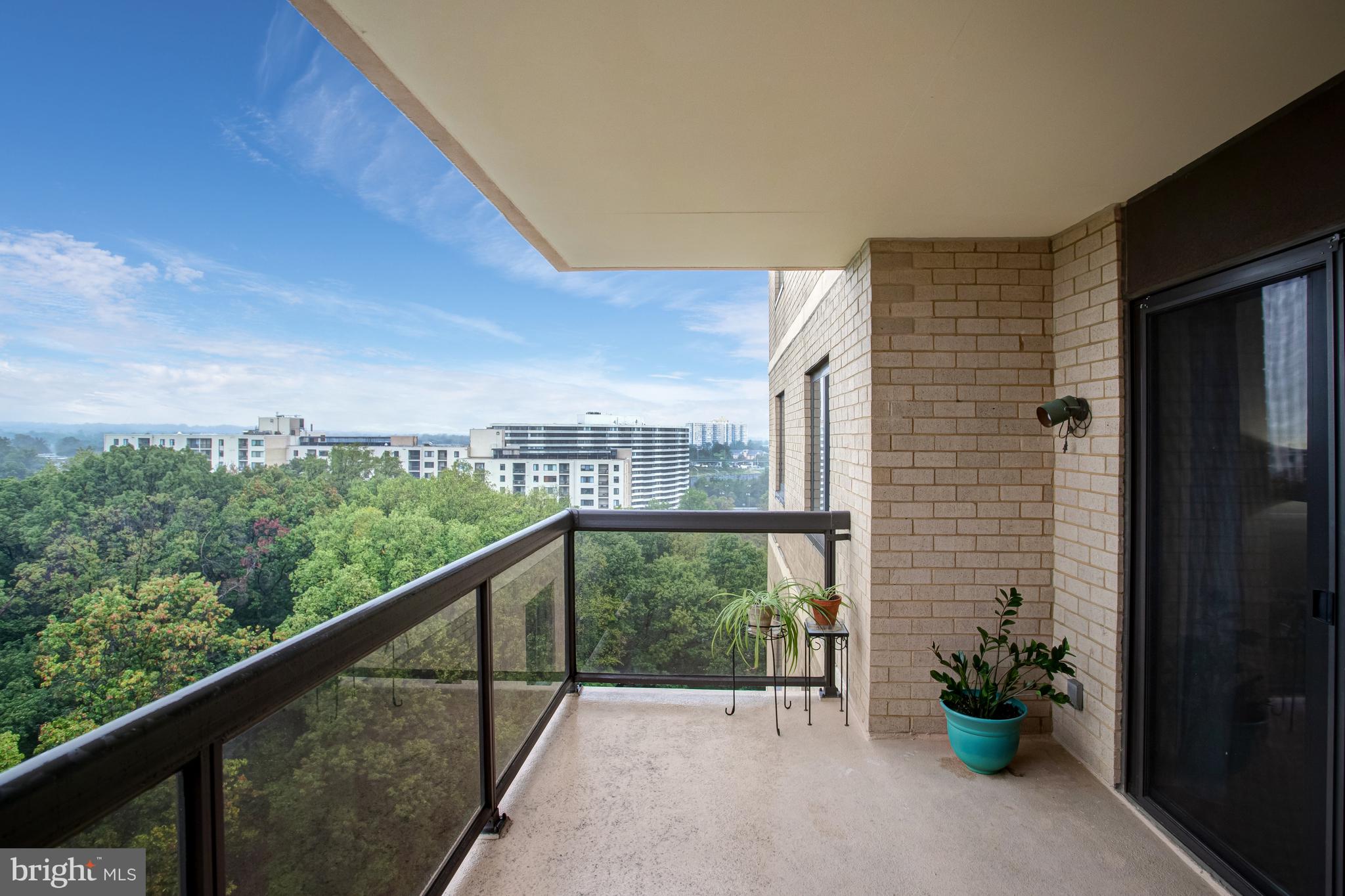 WATERGATE AT LANDMARK - Residential