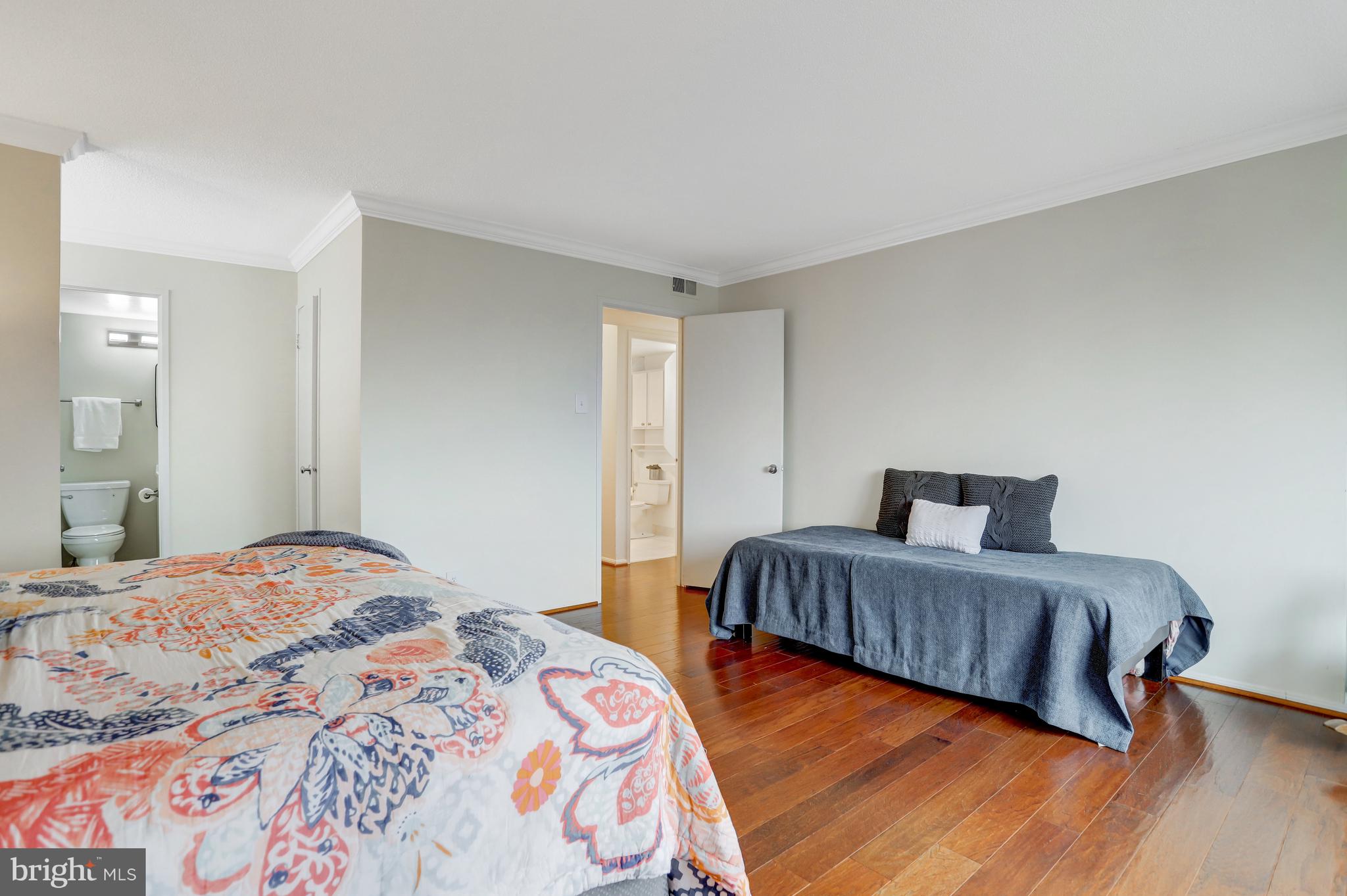 WATERGATE AT LANDMARK - Residential