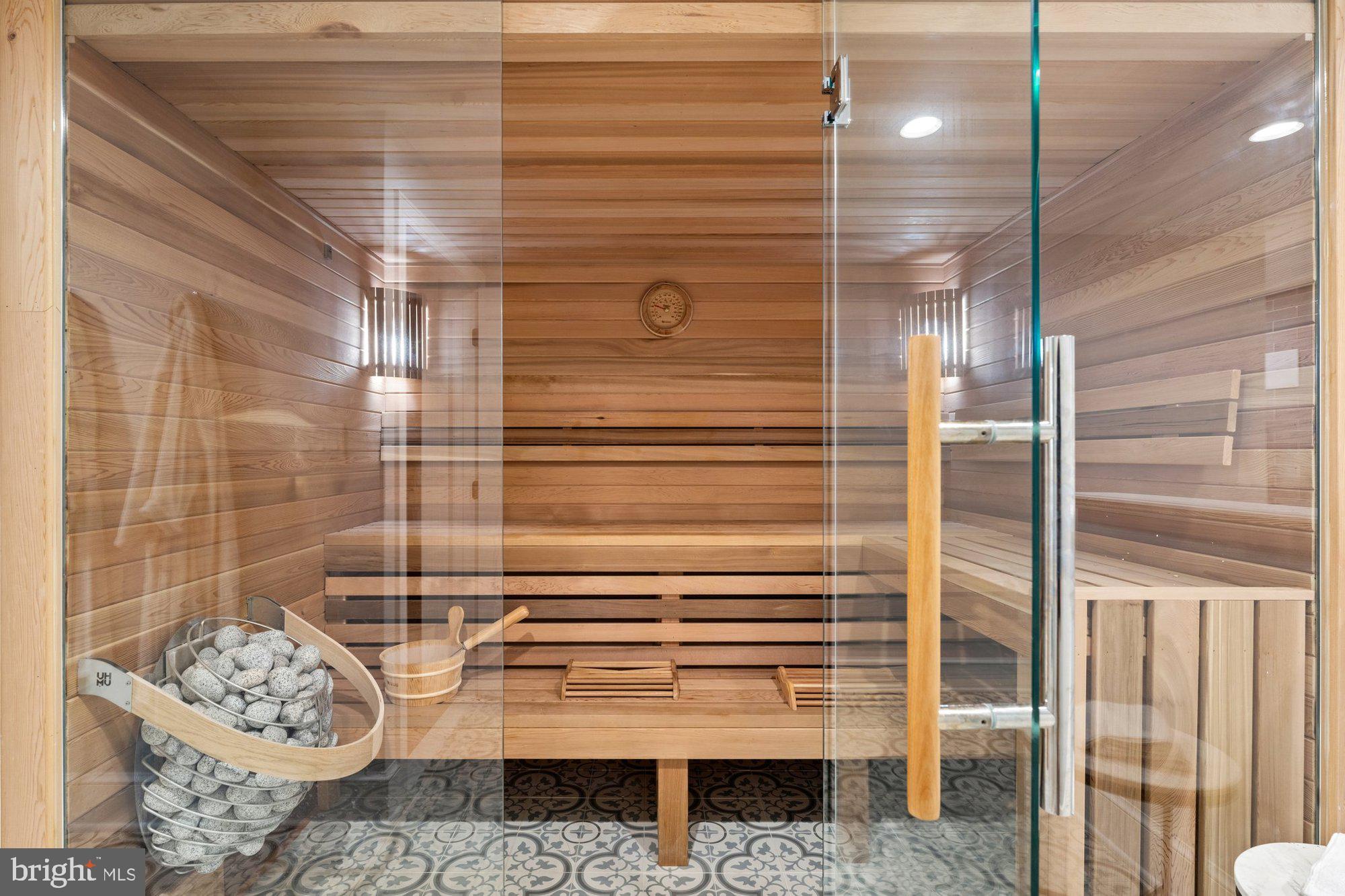 POLO PLACE - Residential