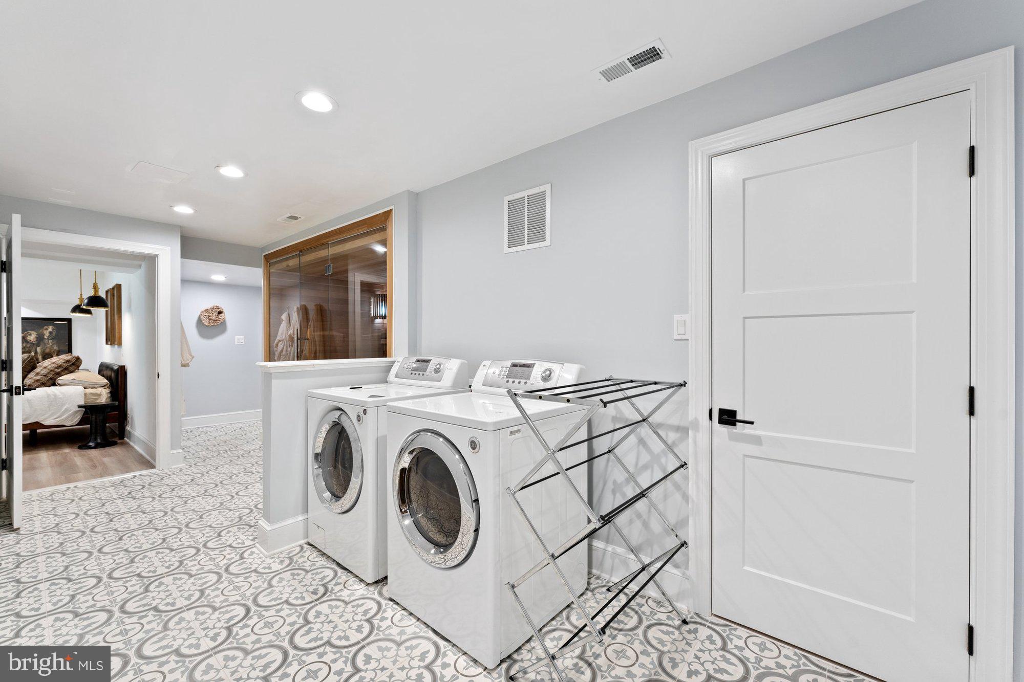 POLO PLACE - Residential