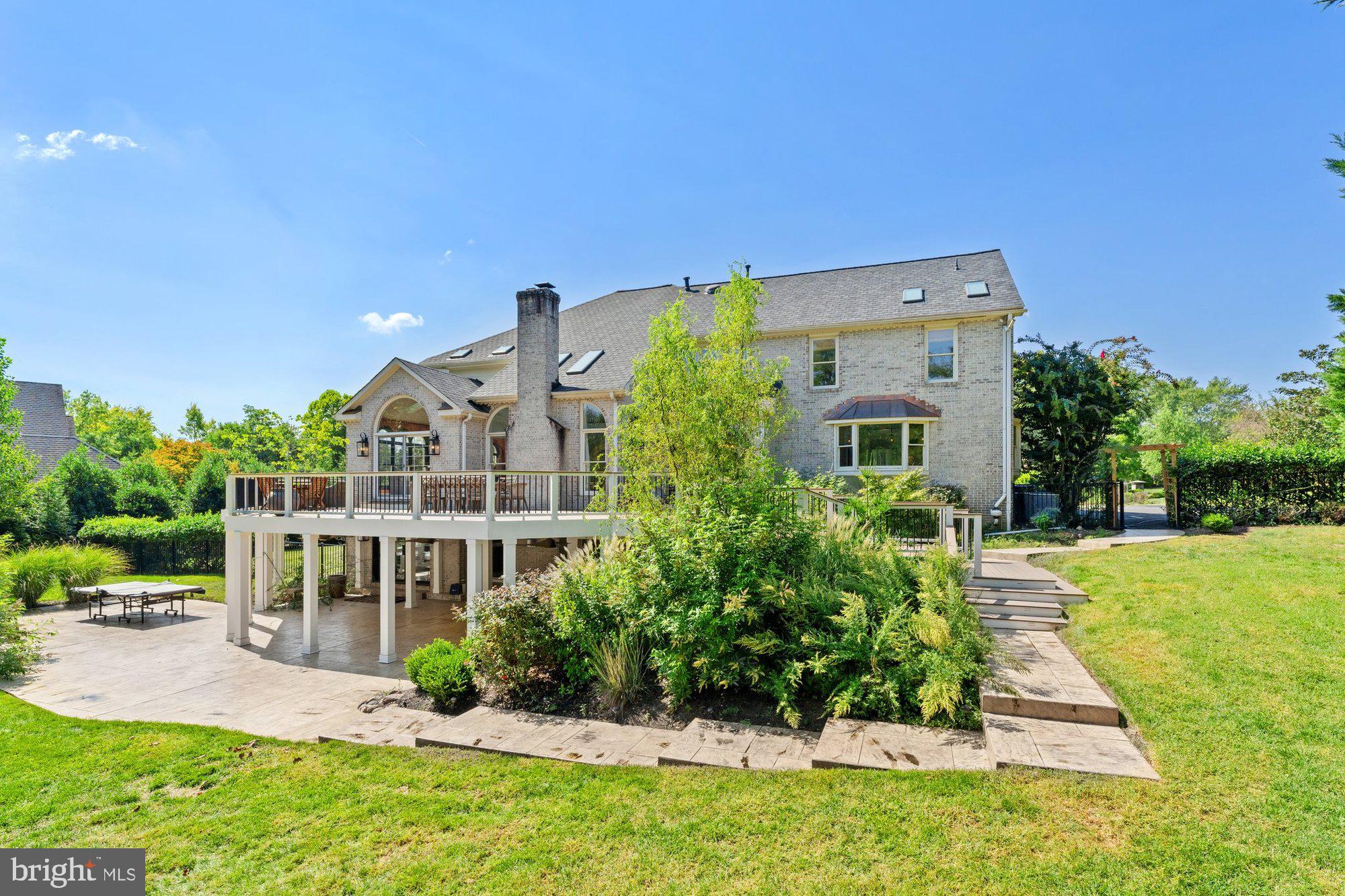 POLO PLACE - Residential