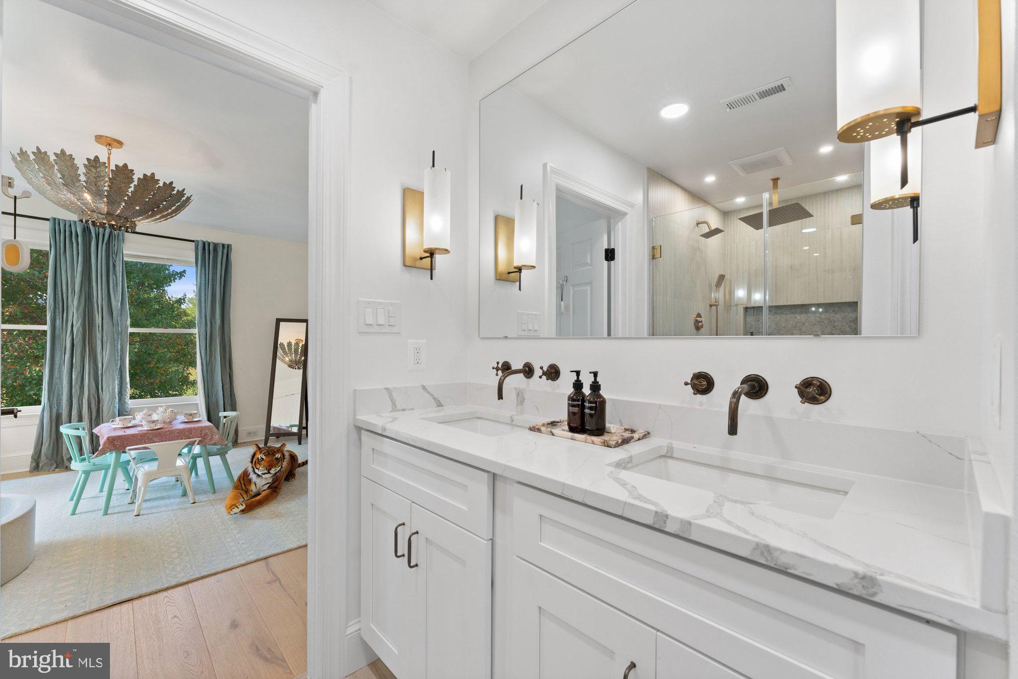 POLO PLACE - Residential