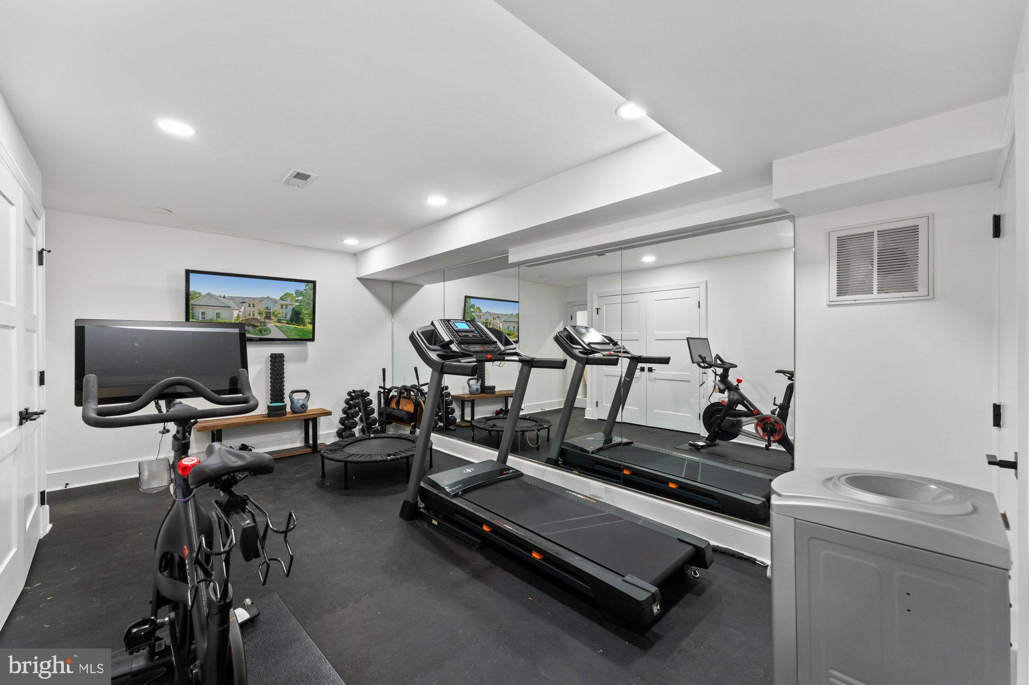 POLO PLACE - Residential