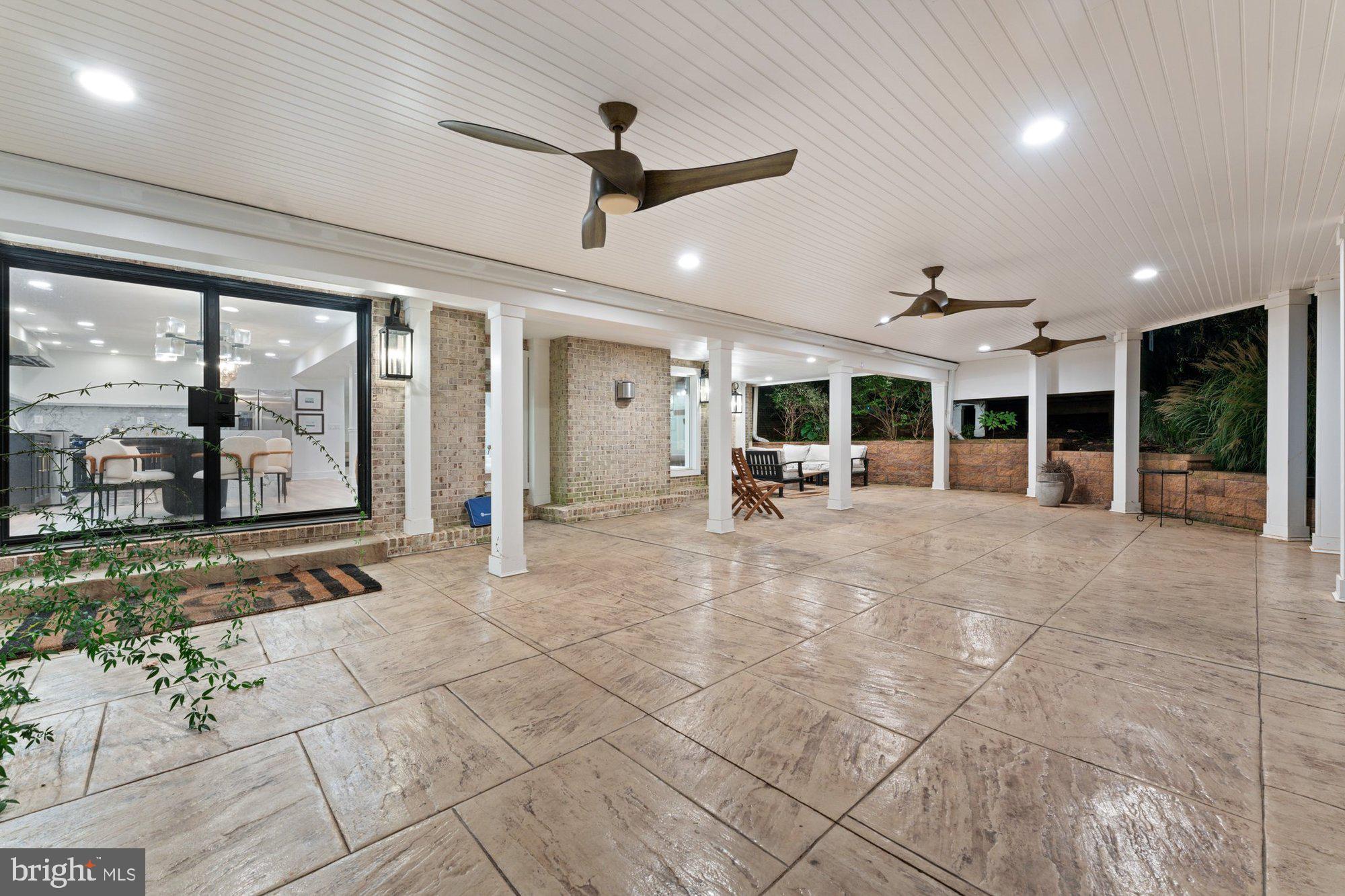 POLO PLACE - Residential