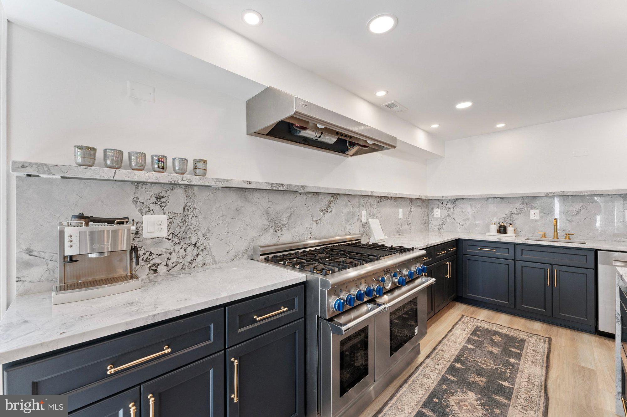 POLO PLACE - Residential