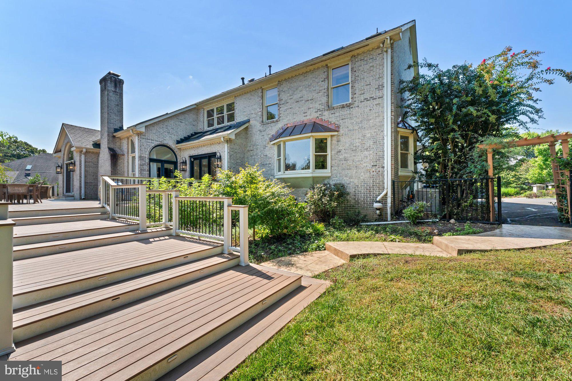 POLO PLACE - Residential