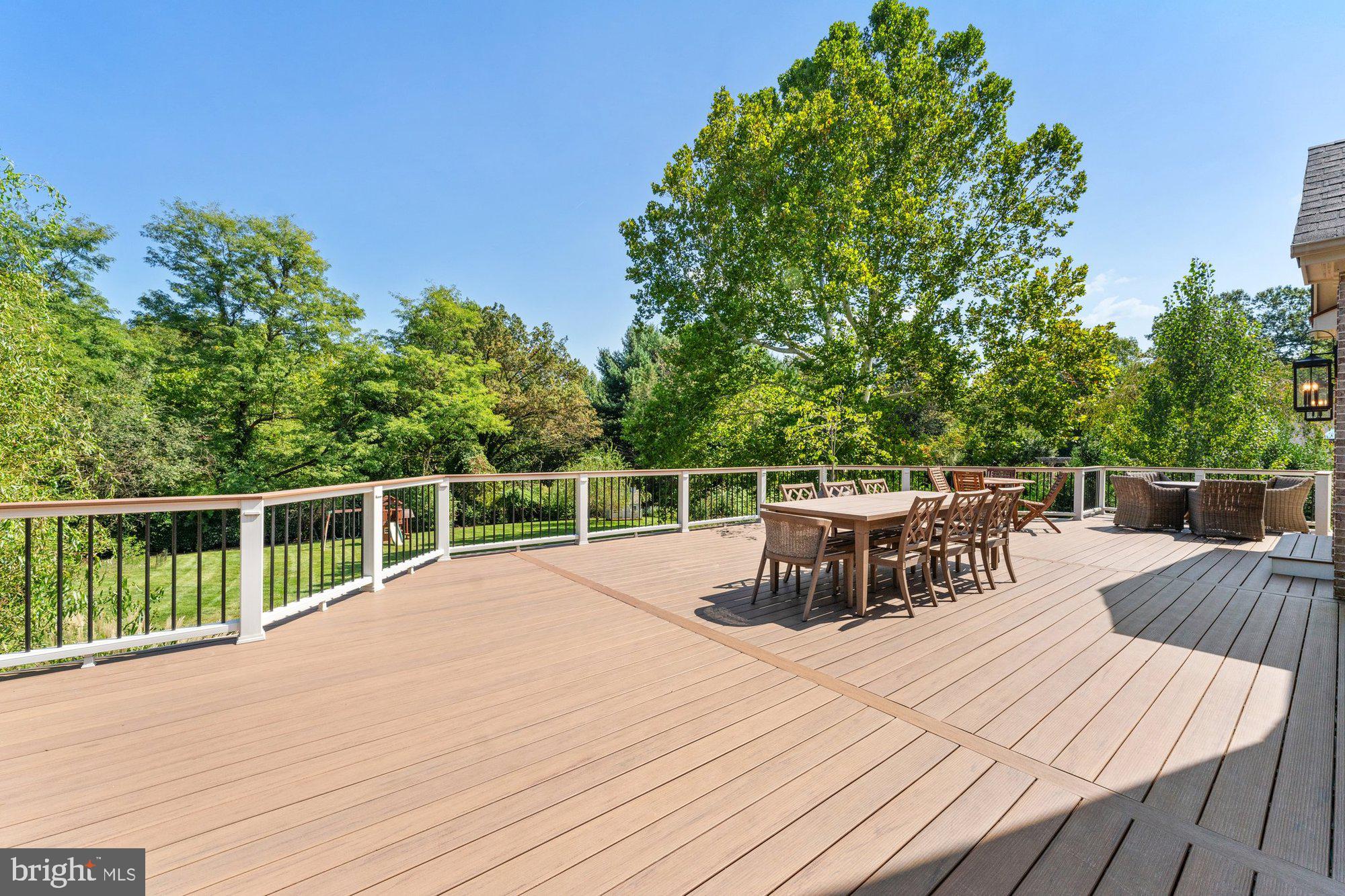 POLO PLACE - Residential