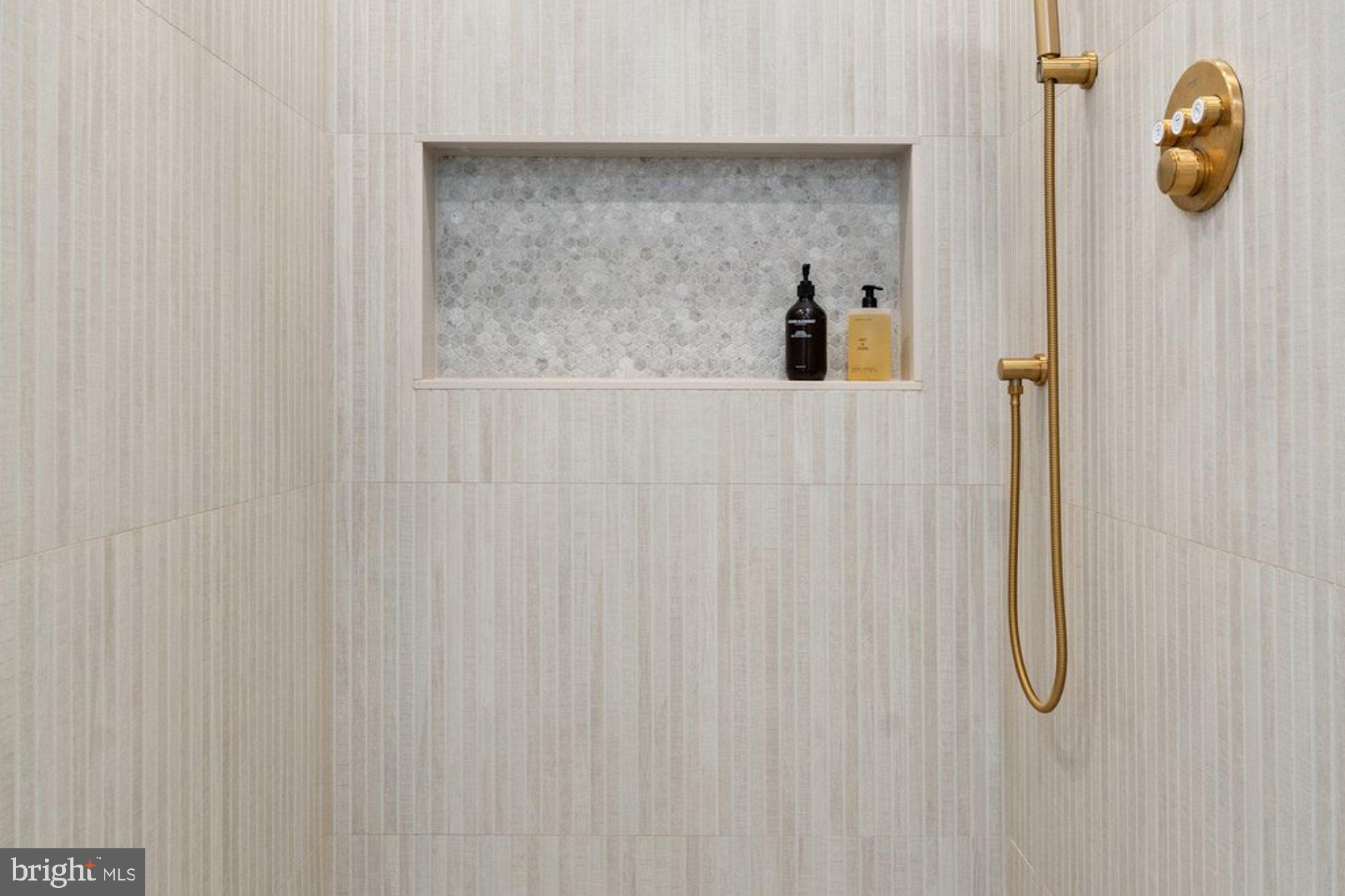 POLO PLACE - Residential