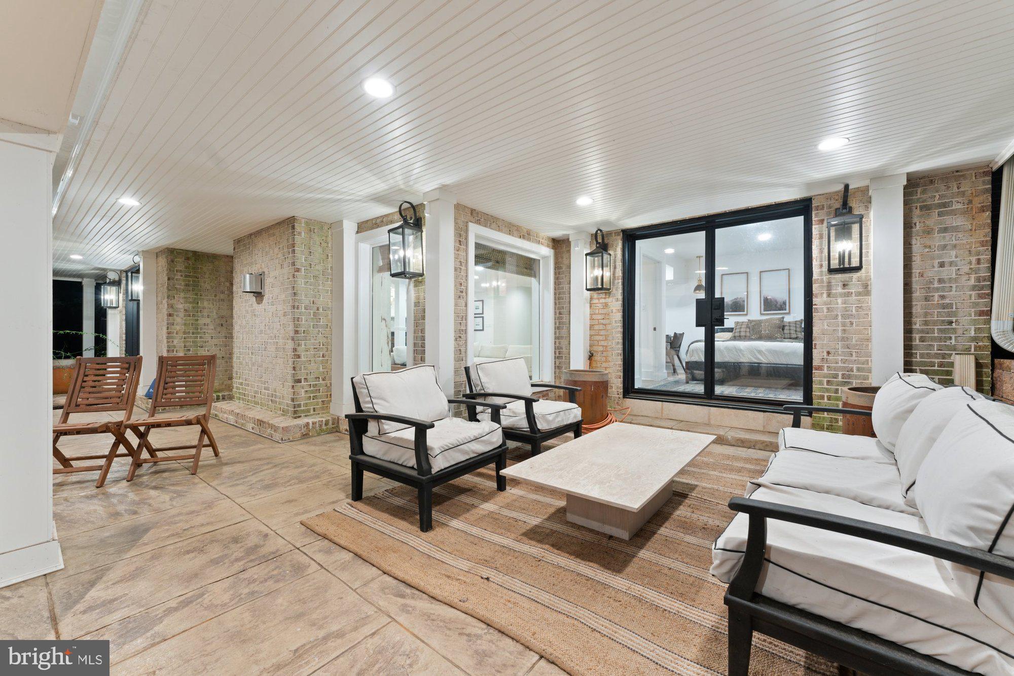 POLO PLACE - Residential