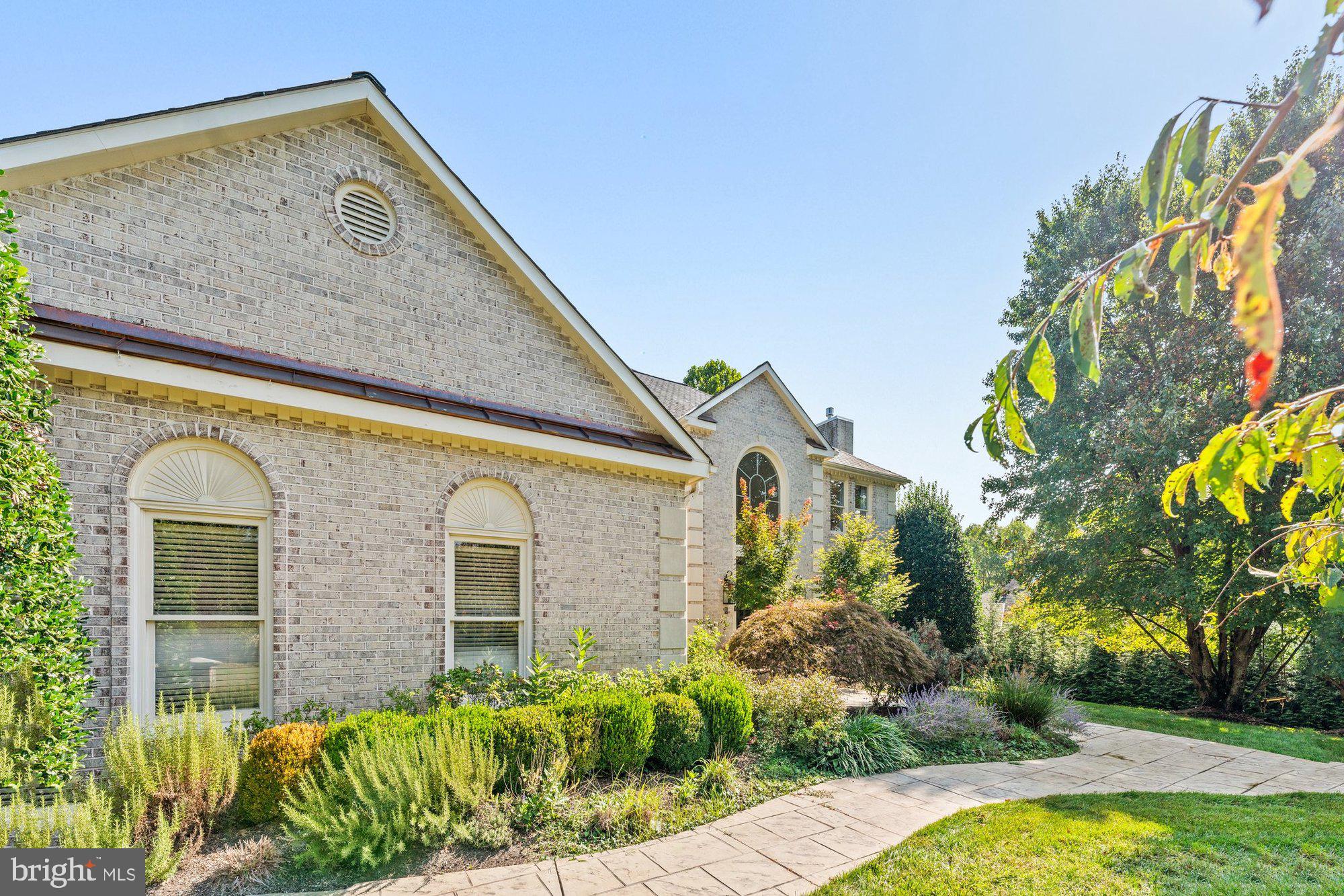 POLO PLACE - Residential