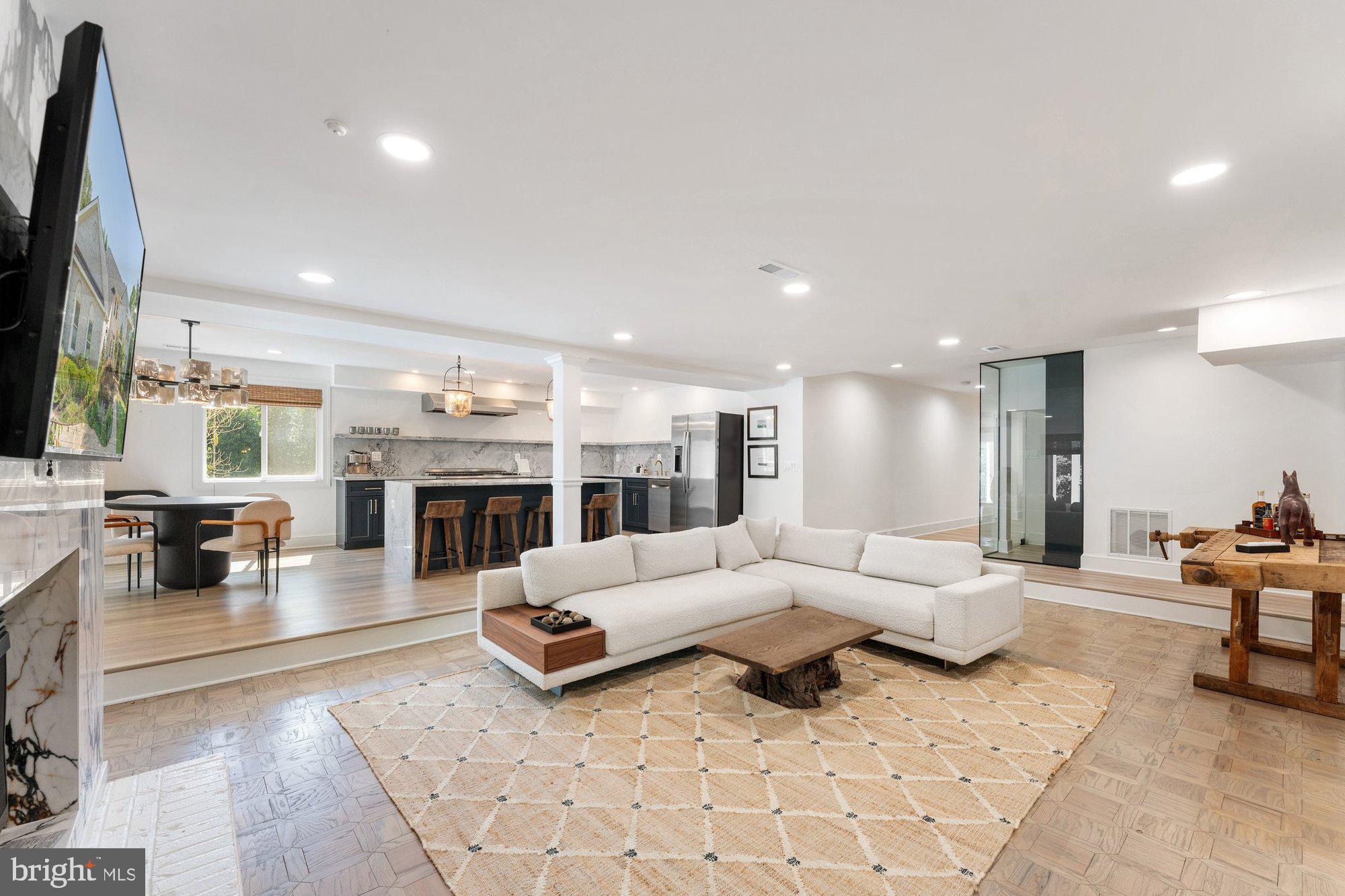 POLO PLACE - Residential